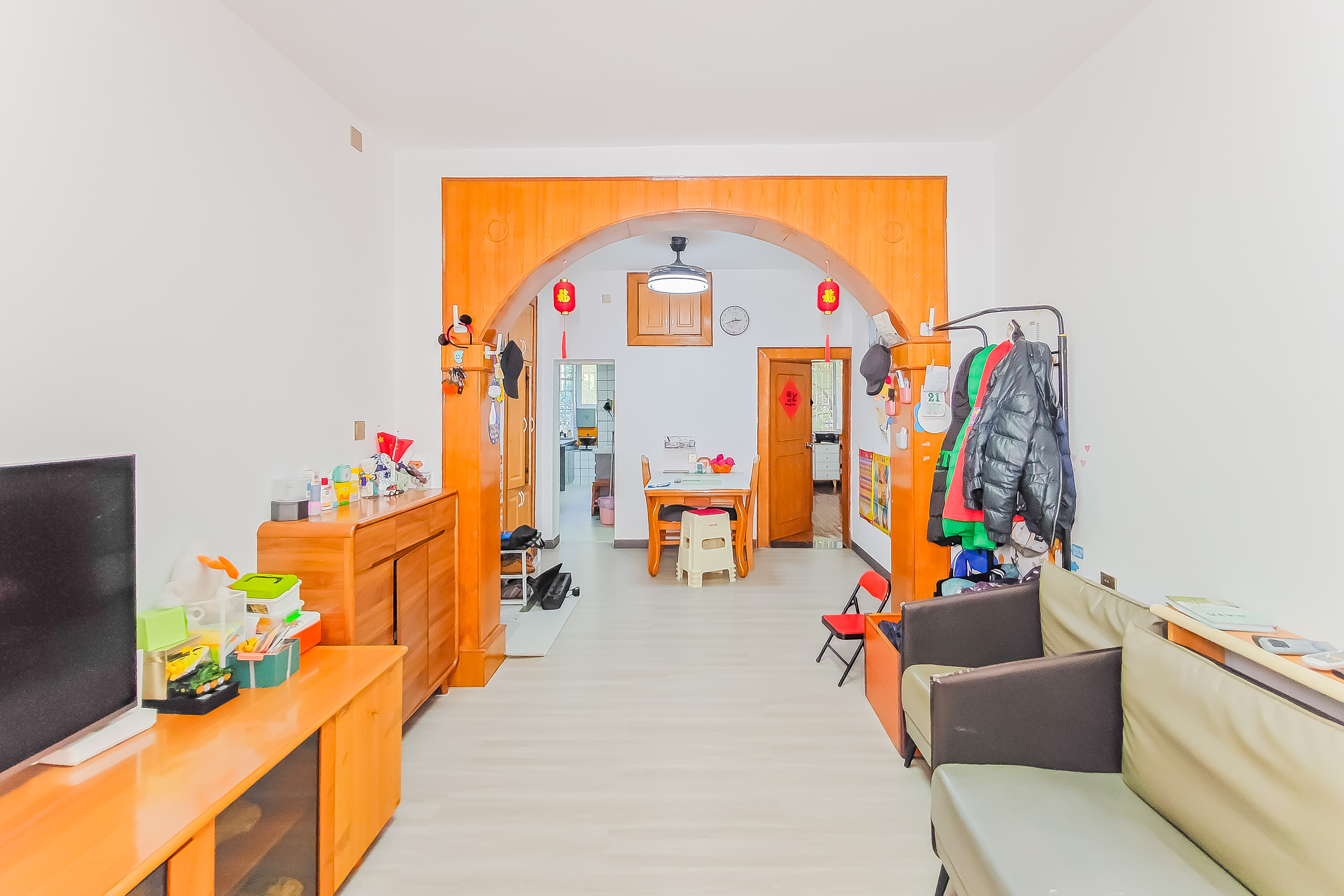 东塘电力院  3室2厅1卫    105.0万 东塘电力院  3室2厅1卫    105.0万客厅