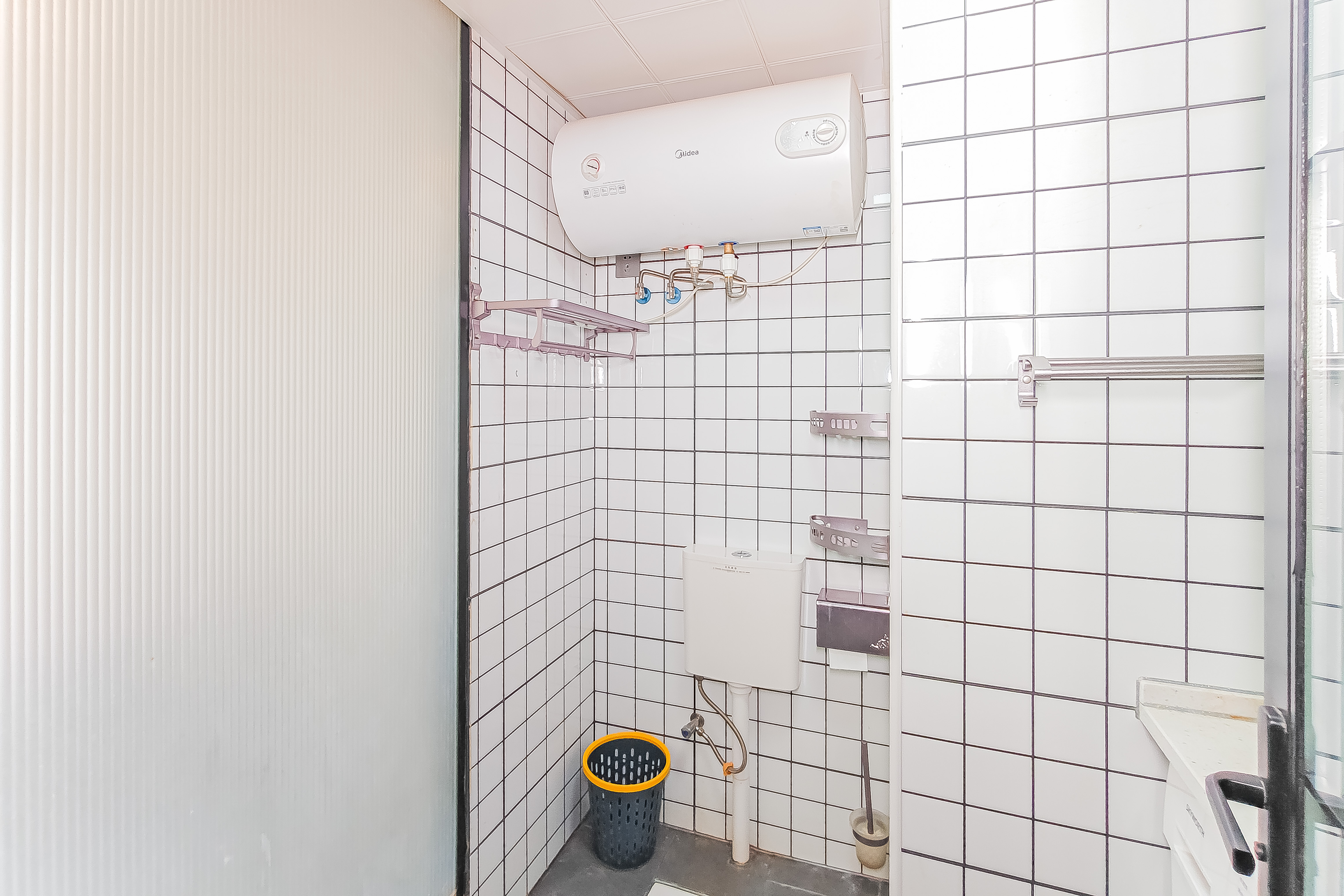 天心白沙里 1室1厅1卫 32.8万 天心白沙里 1室1厅1卫 32.8万卫生间