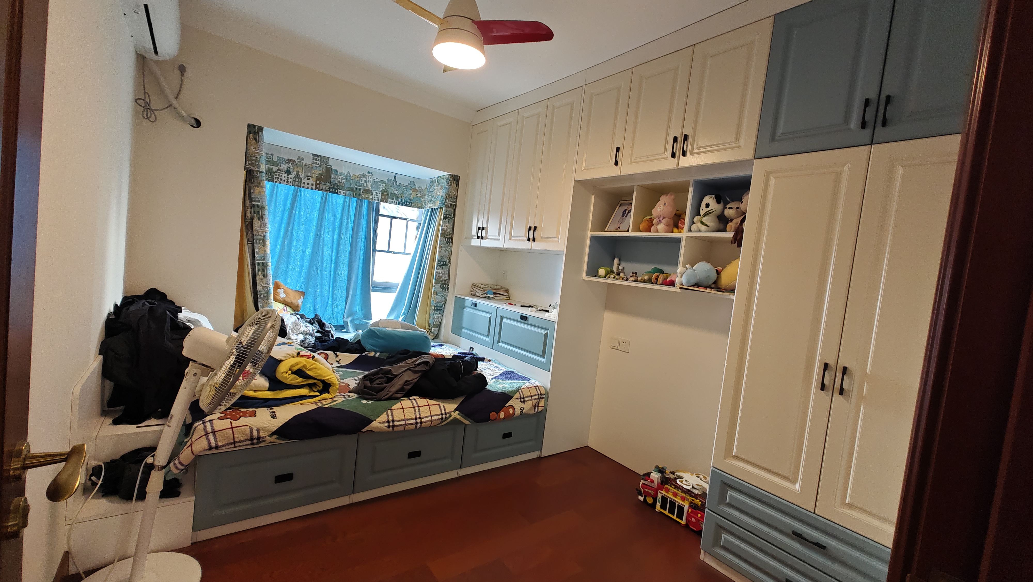 恒大华府 3室2厅2卫 72.8万 恒大华府 3室2厅2卫 72.8万室内图