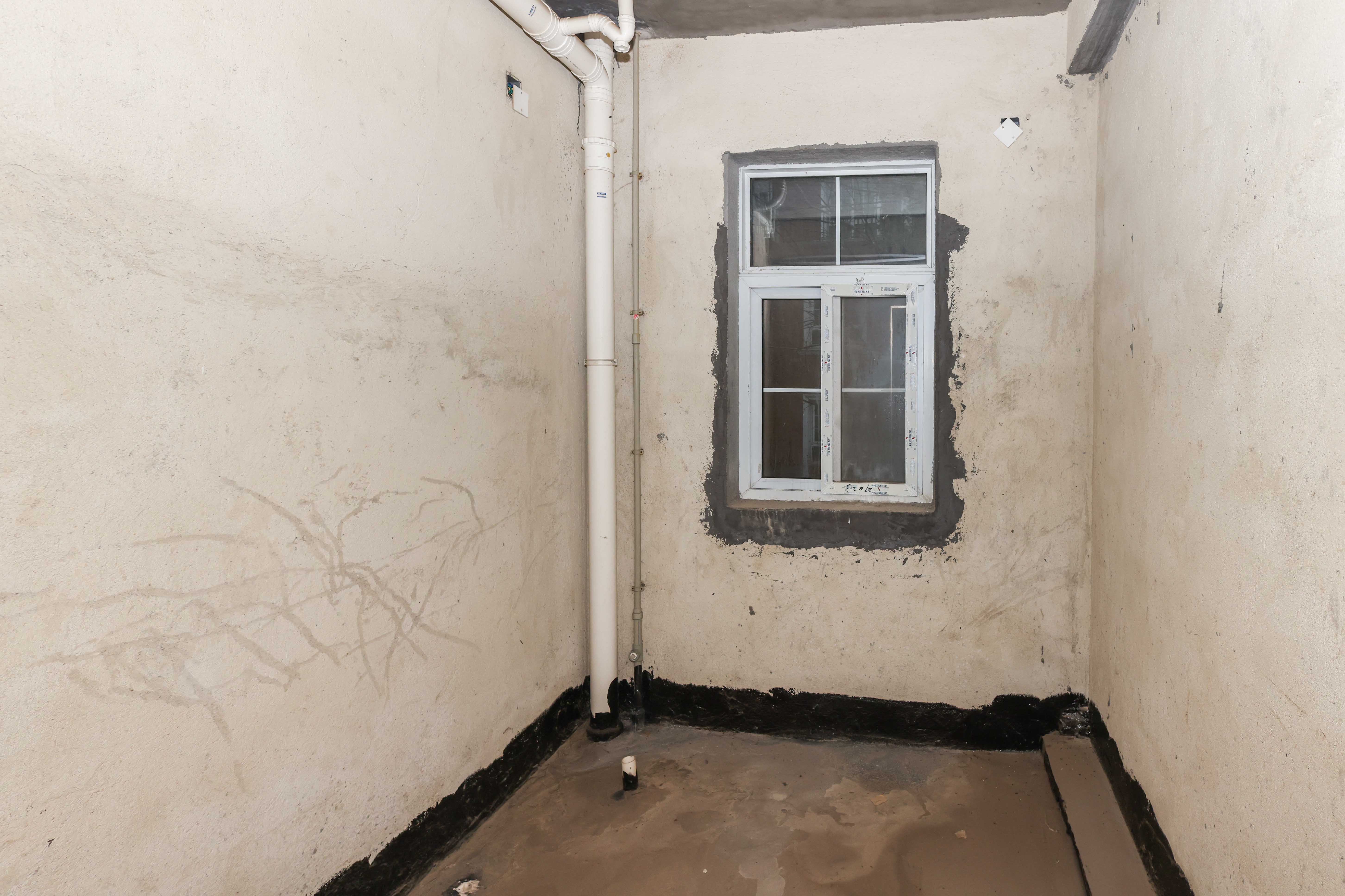 山水英伦 4室2厅3卫 228.0万 山水英伦 4室2厅3卫 228.0万卫生间