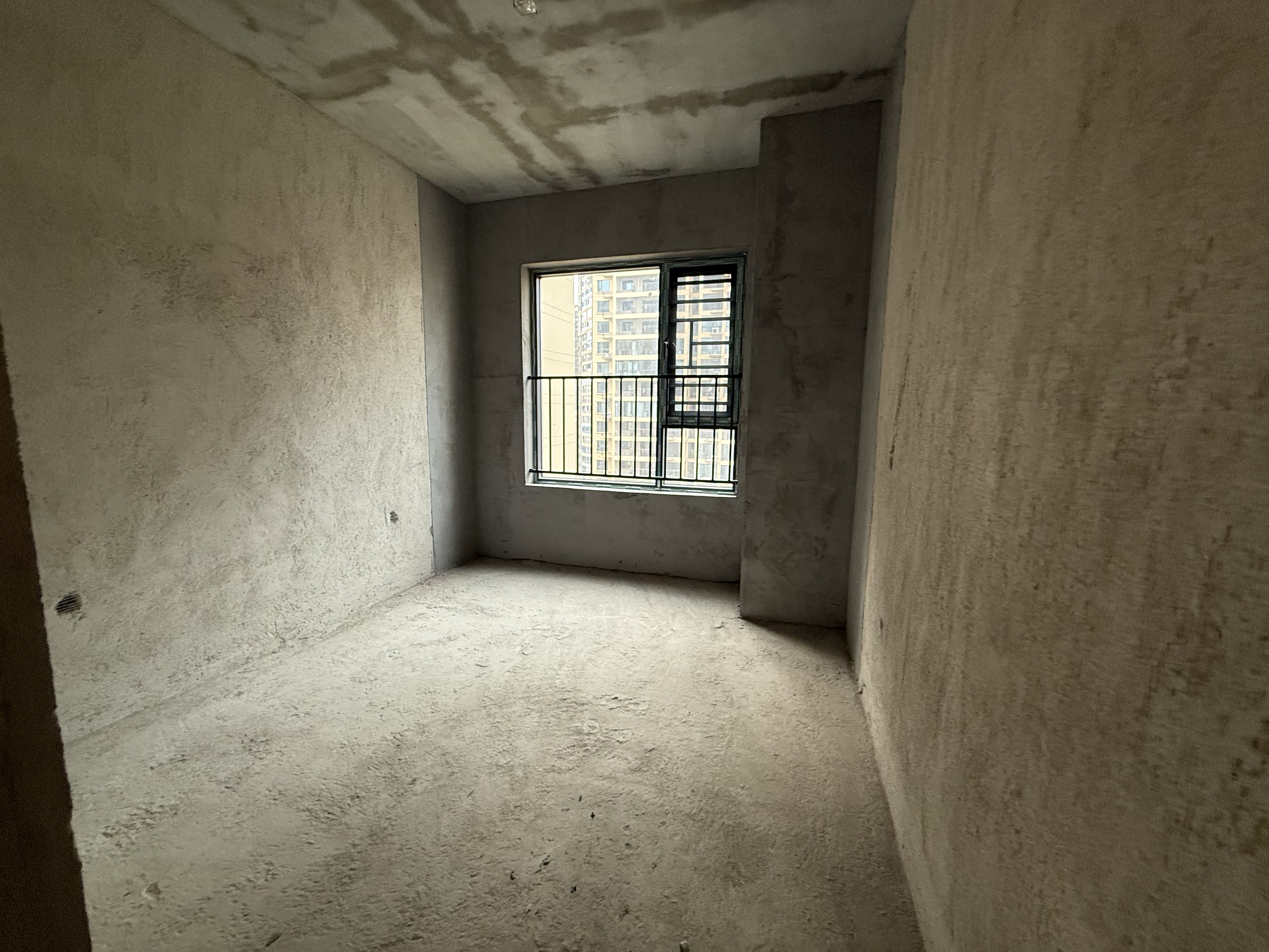 鹏泰天麓 5室2厅2卫 106.8万 鹏泰天麓 5室2厅2卫 106.8万客厅