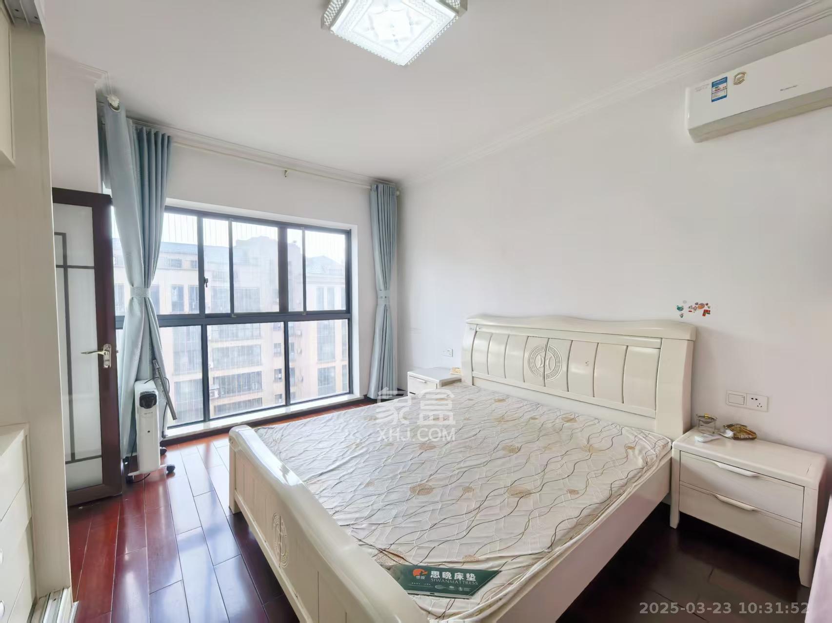 中城丽景香山园  3室2厅2卫   3300.00元/月室内图