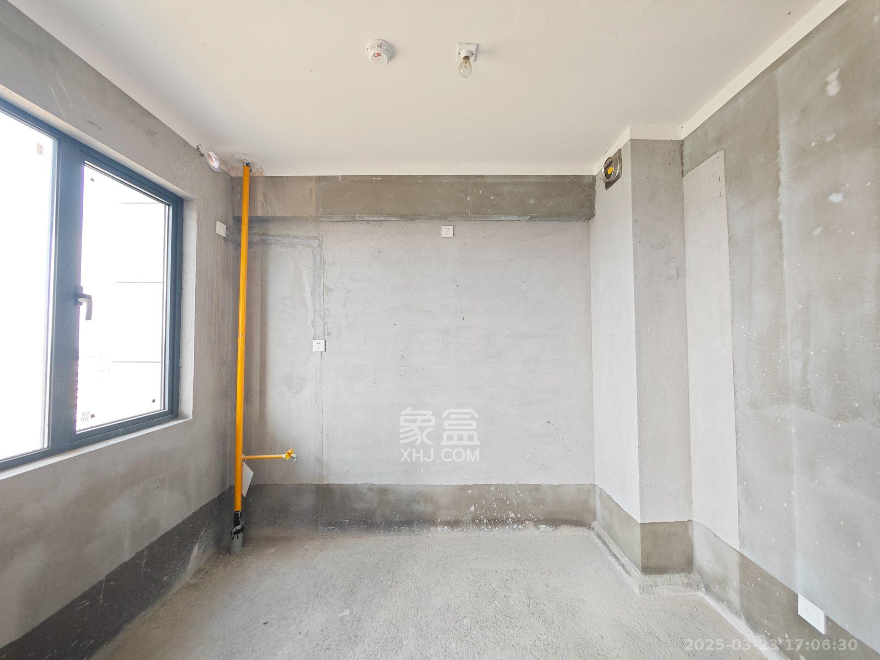 长房岭秀时代 4室2厅2卫 1500.0元/月 长房岭秀时代 4室2厅2卫 1500.0元/月室内图