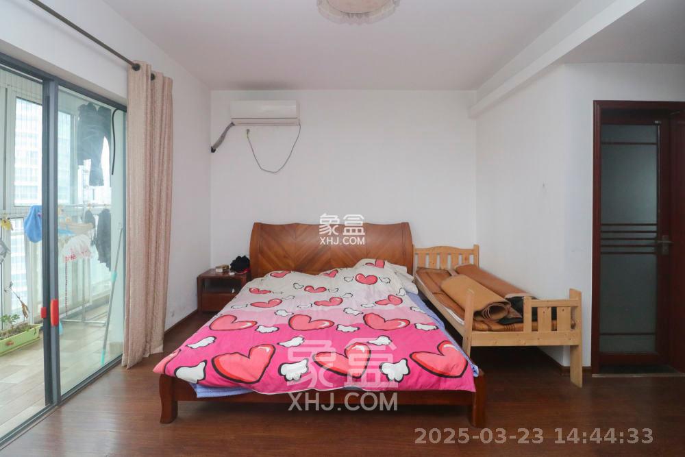 美林银谷  4室2厅2卫    4000.0元/月 美林银谷  4室2厅2卫    4000.0元/月室内图