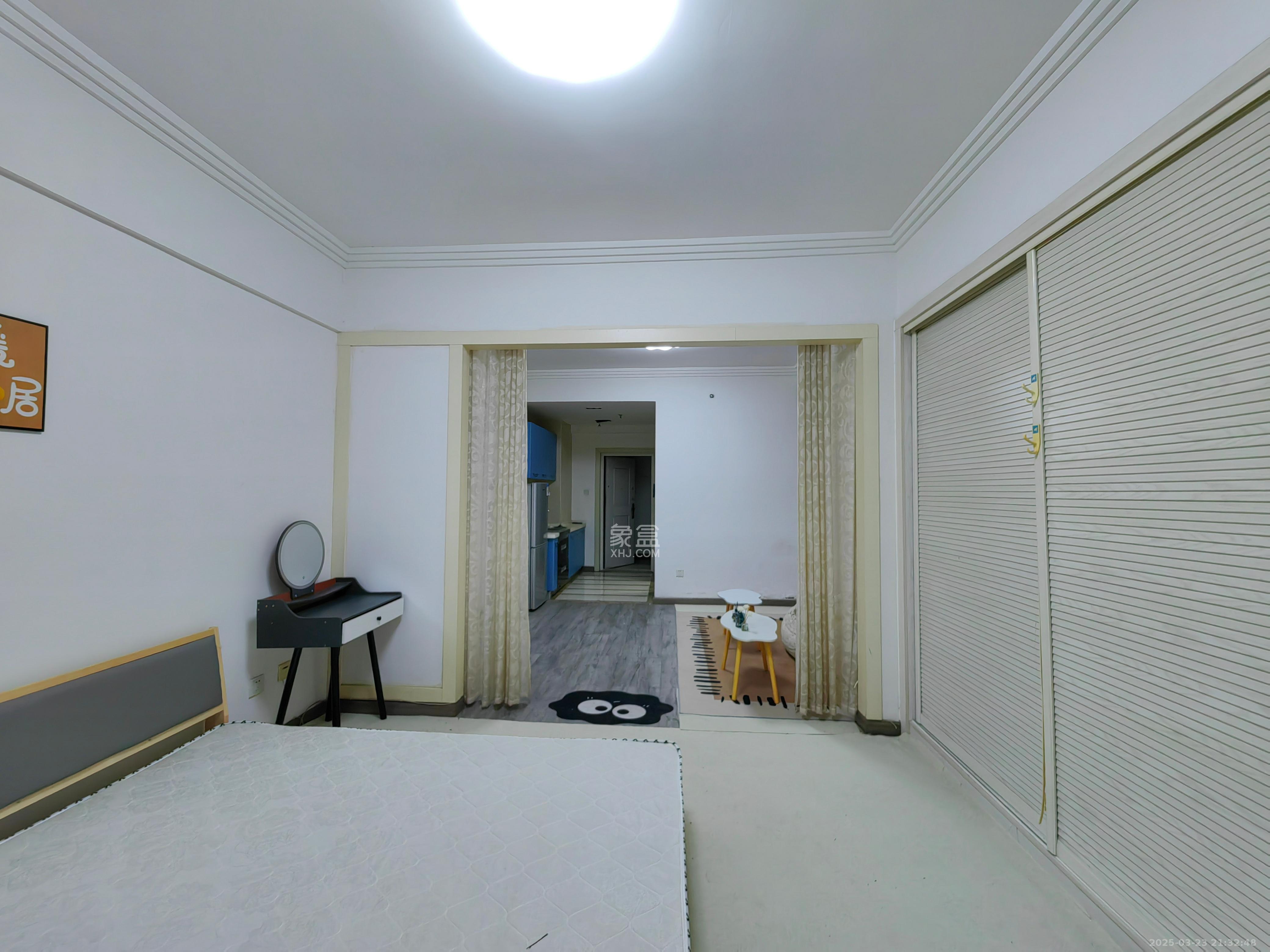西子一间  1室1厅1卫   1700.00元/月室内图