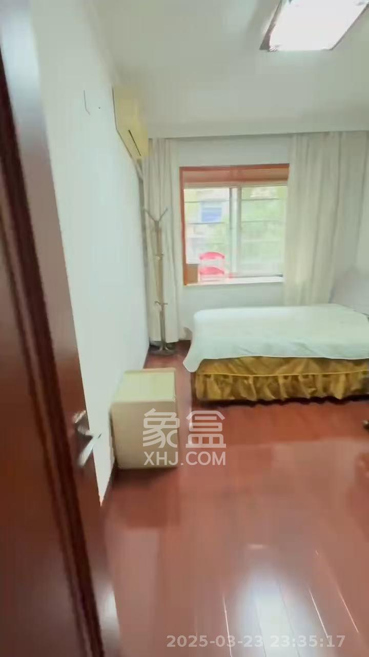 鑫邮小区  1室2厅1卫    2600.0元/月室内图