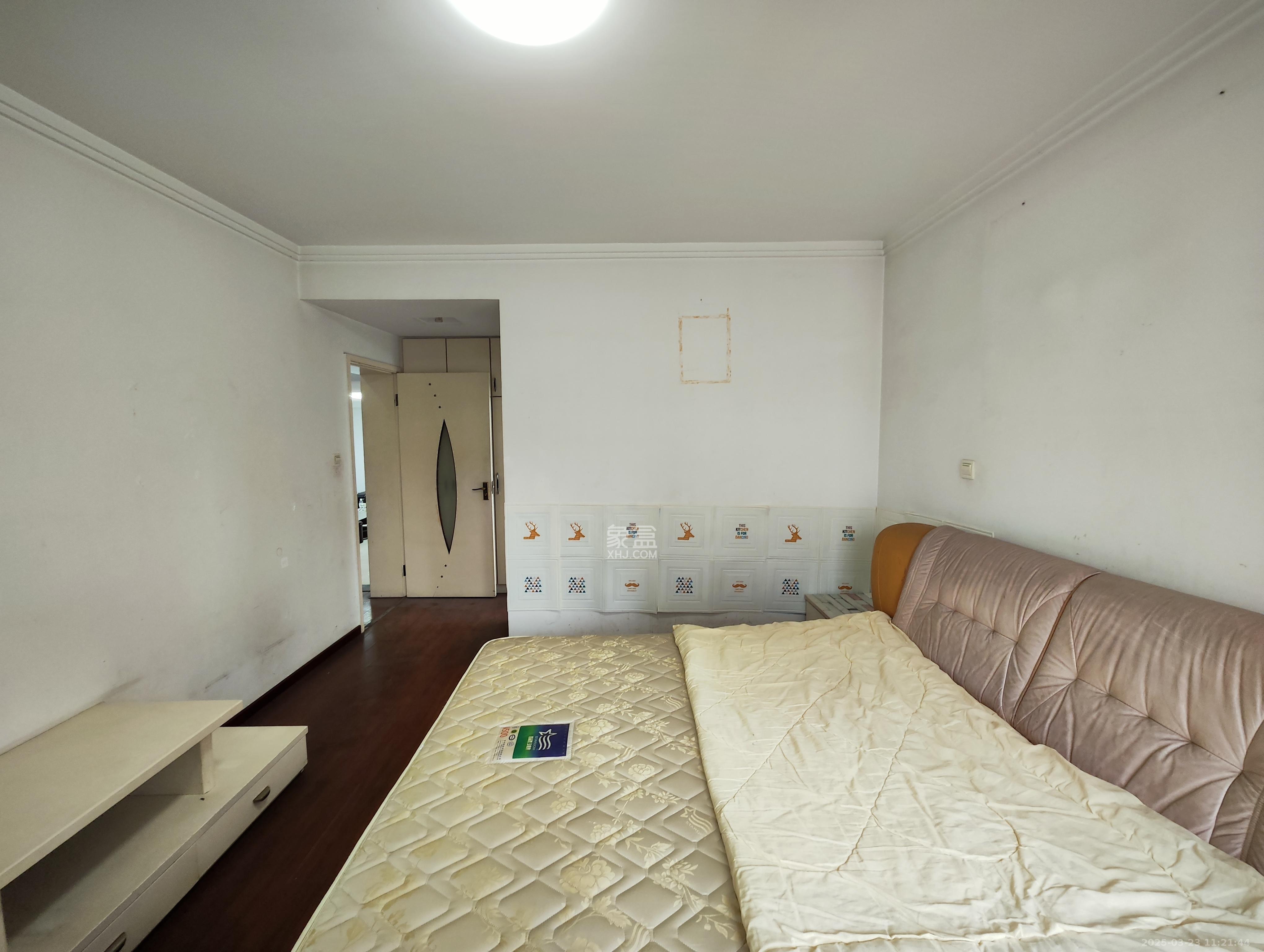 咸嘉新村西子园 3室2厅2卫 2400.0元/月 咸嘉新村西子园 3室2厅2卫 2400.0元/月室内图