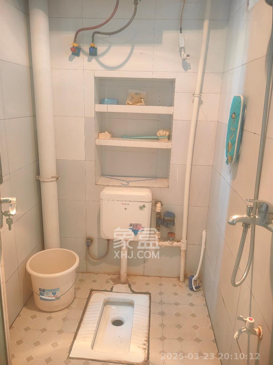 清水小区(浪琴湾清水小区) 3室2厅1卫 2400.0元/月 清水小区(浪琴湾清水小区) 3室2厅1卫 2400.0元/月室内图