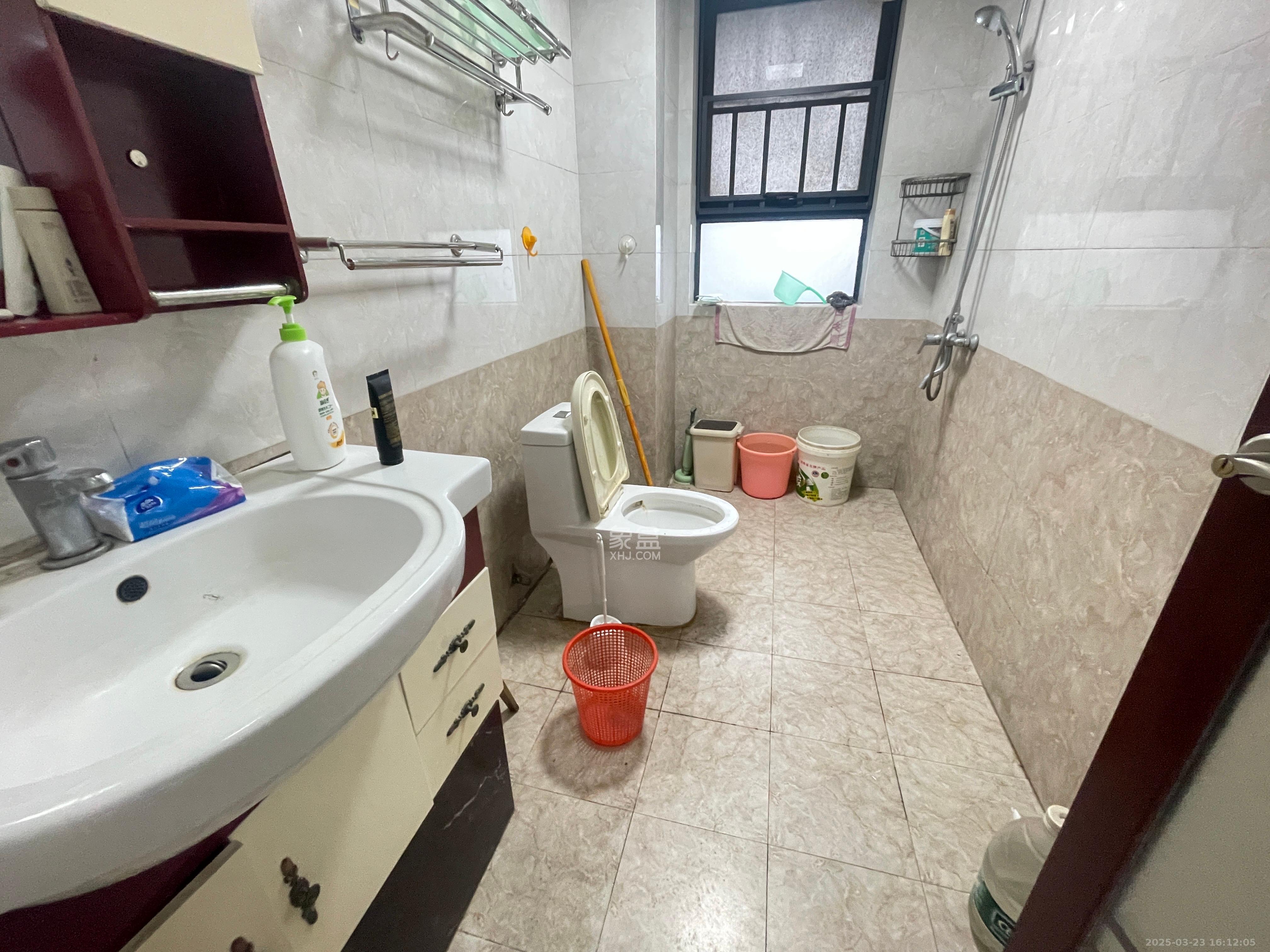 奥克斯广场  3室2厅2卫   3500.00元/月室内图