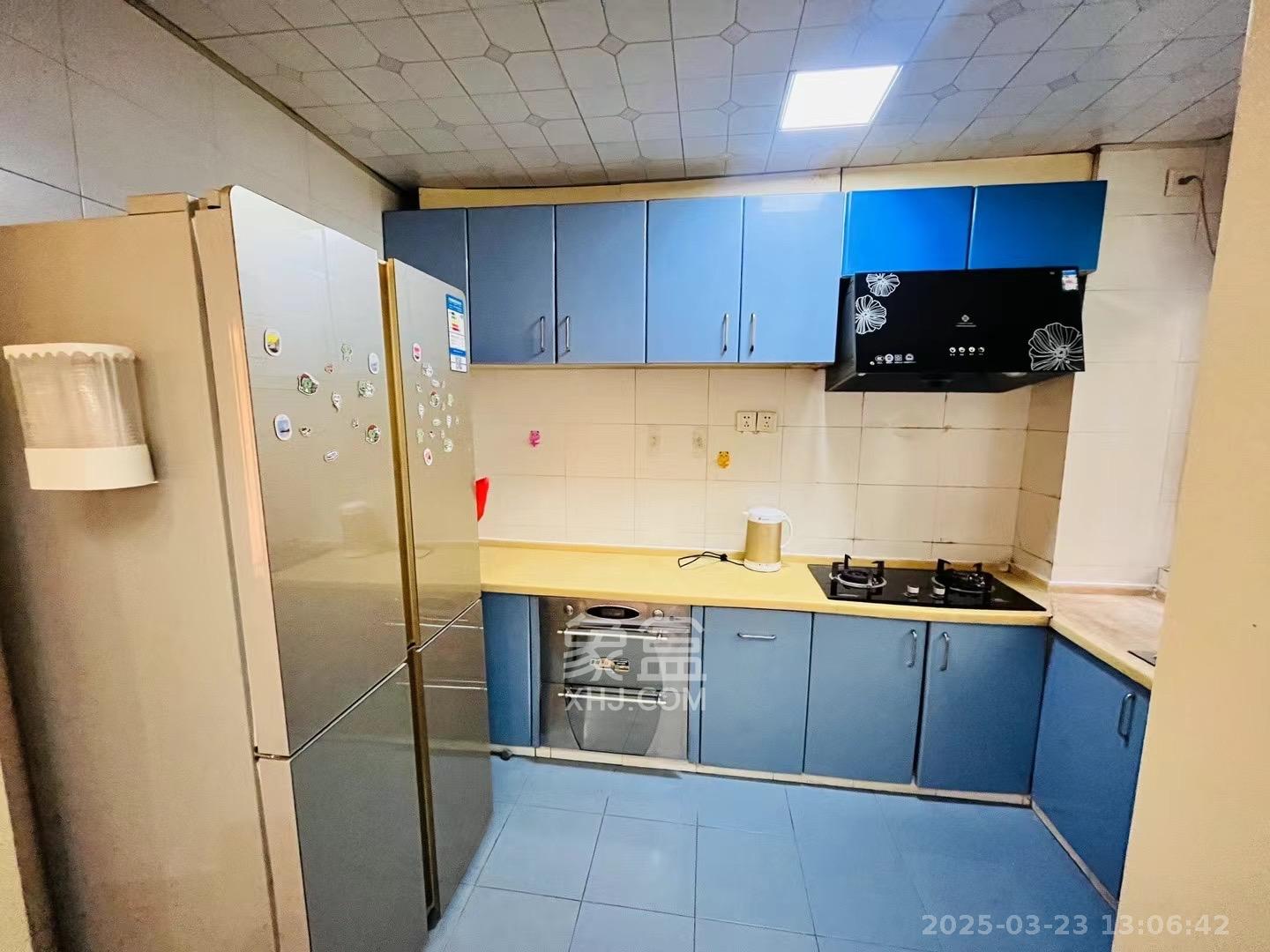 杏花园小区  3室2厅2卫   2200.00元/月室内图