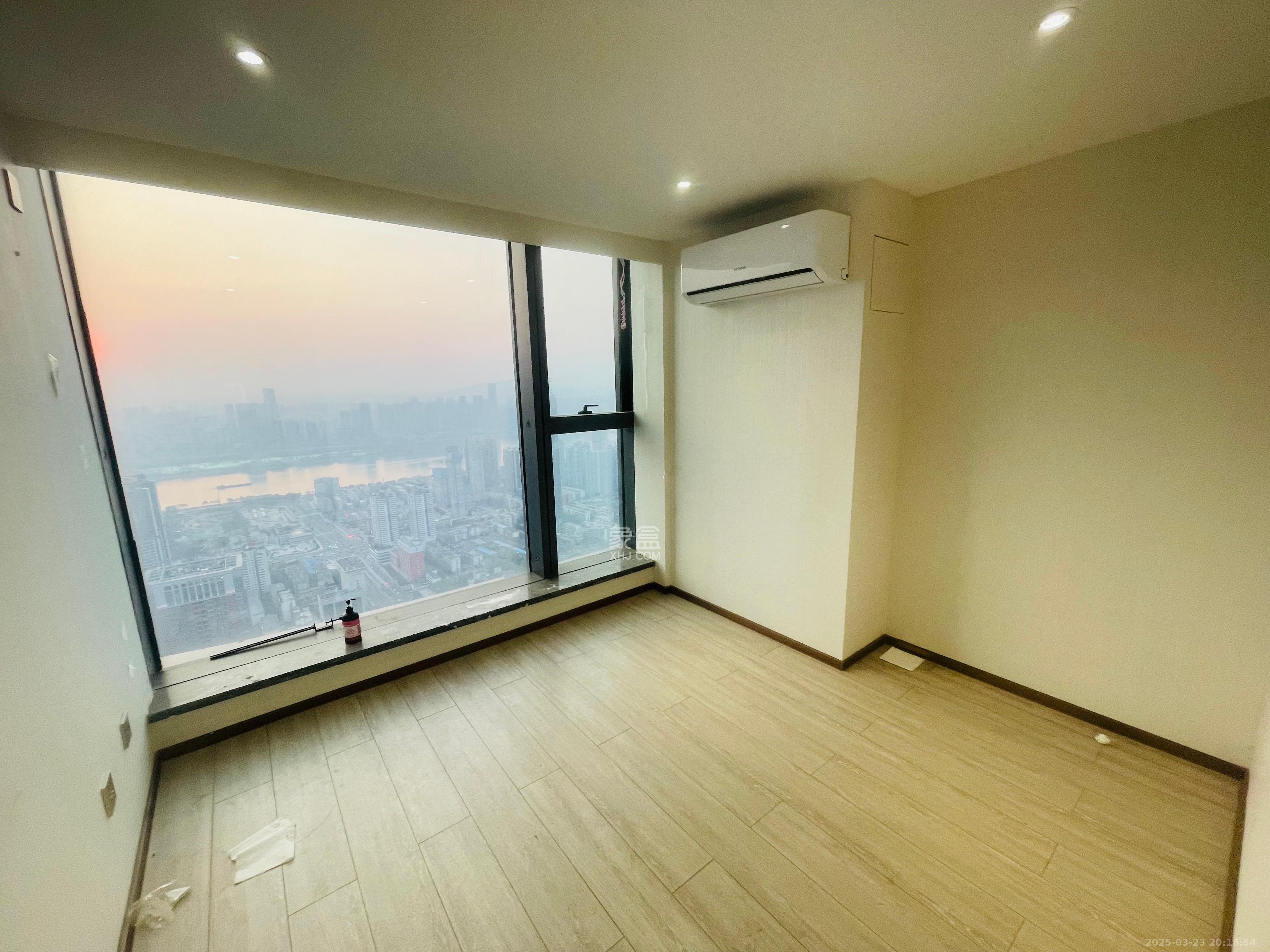 华远华时代  4室2厅2卫   4800.00元/月室内图