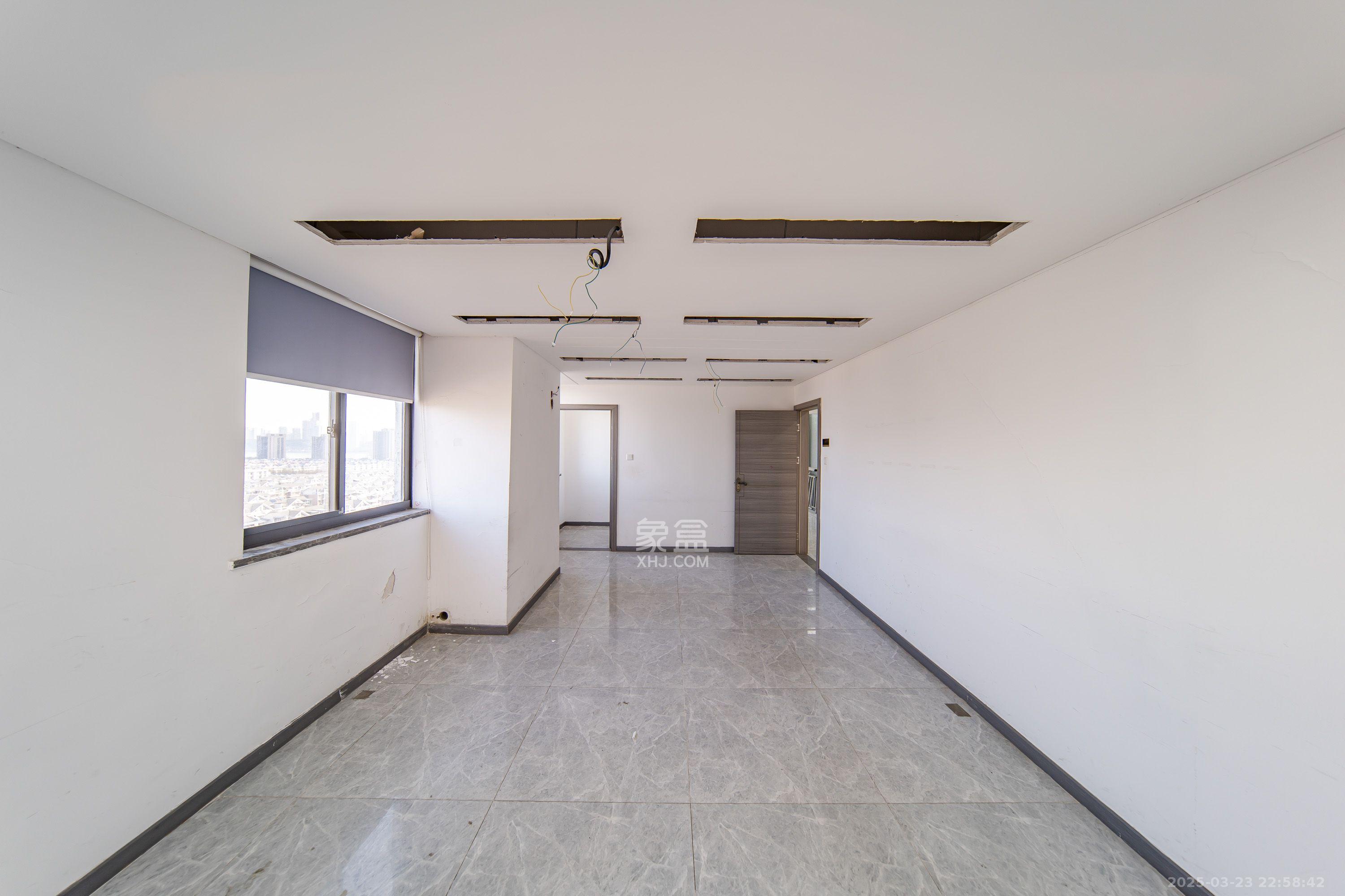 阳光100一期、四五期 7室2厅2卫 5000.0元/月 阳光100一期、四五期 7室2厅2卫 5000.0元/月室内图