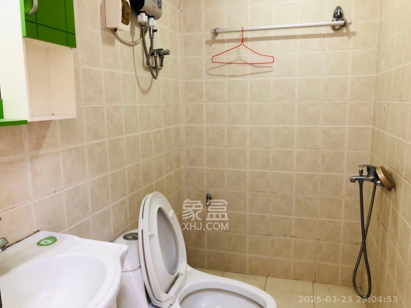 麓谷明珠  1室1厅1卫   1350.00元/月室内图