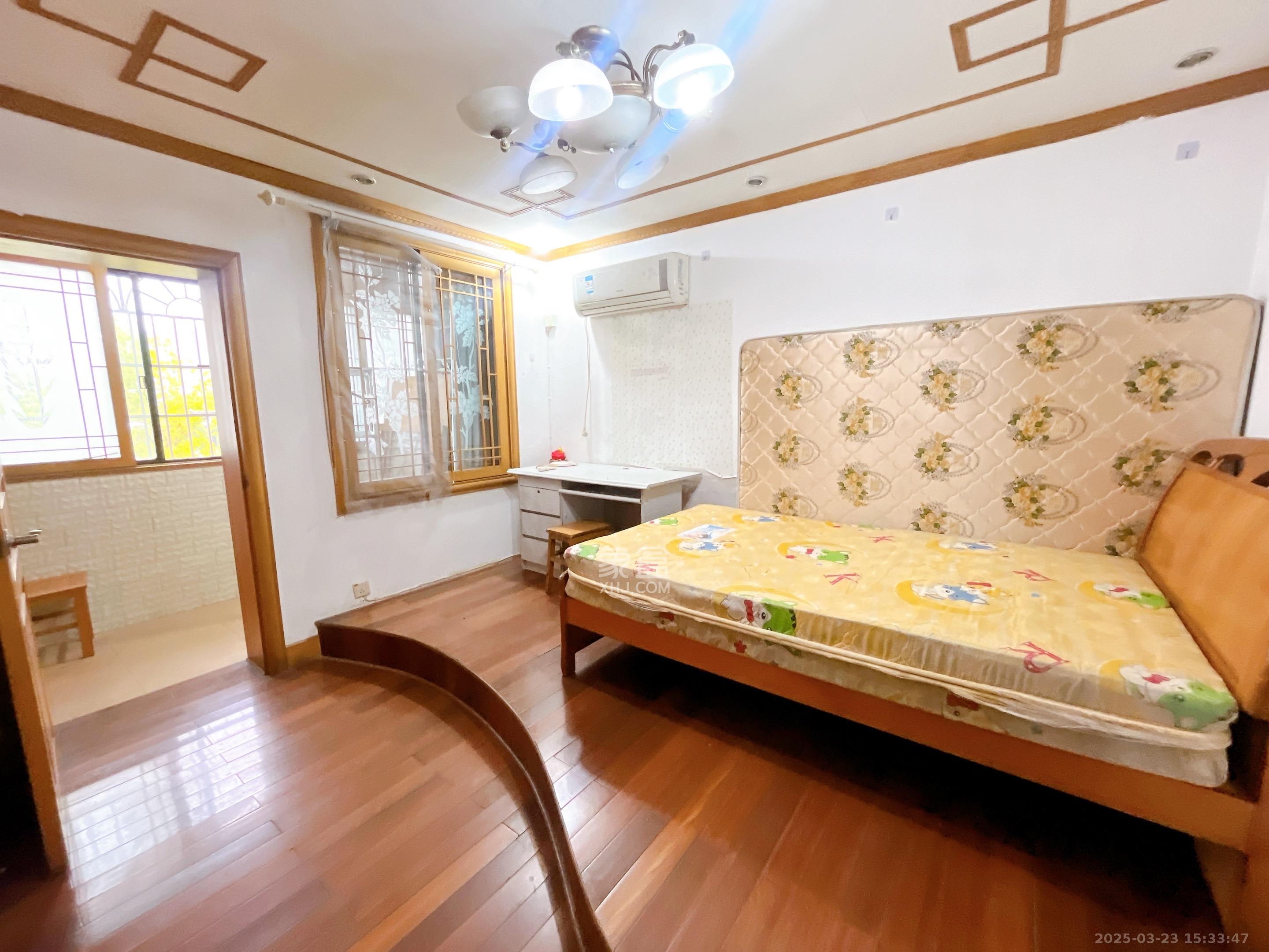 展览馆科协宿舍 4室2厅2卫 2400.0元/月 展览馆科协宿舍 4室2厅2卫 2400.0元/月室内图