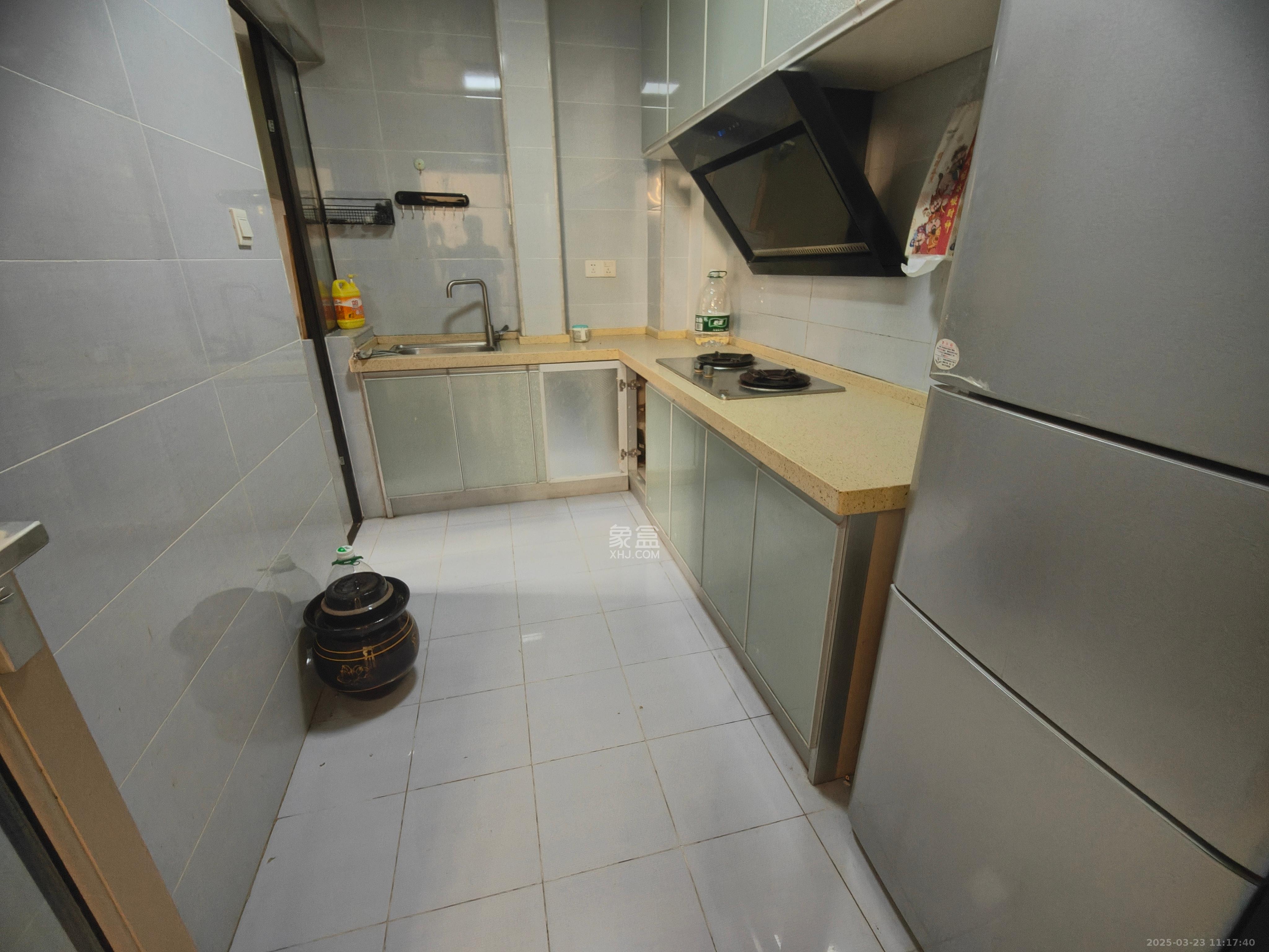 德润小区(丰升德润小区) 2室2厅1卫 2600.0元/月 德润小区(丰升德润小区) 2室2厅1卫 2600.0元/月室内图