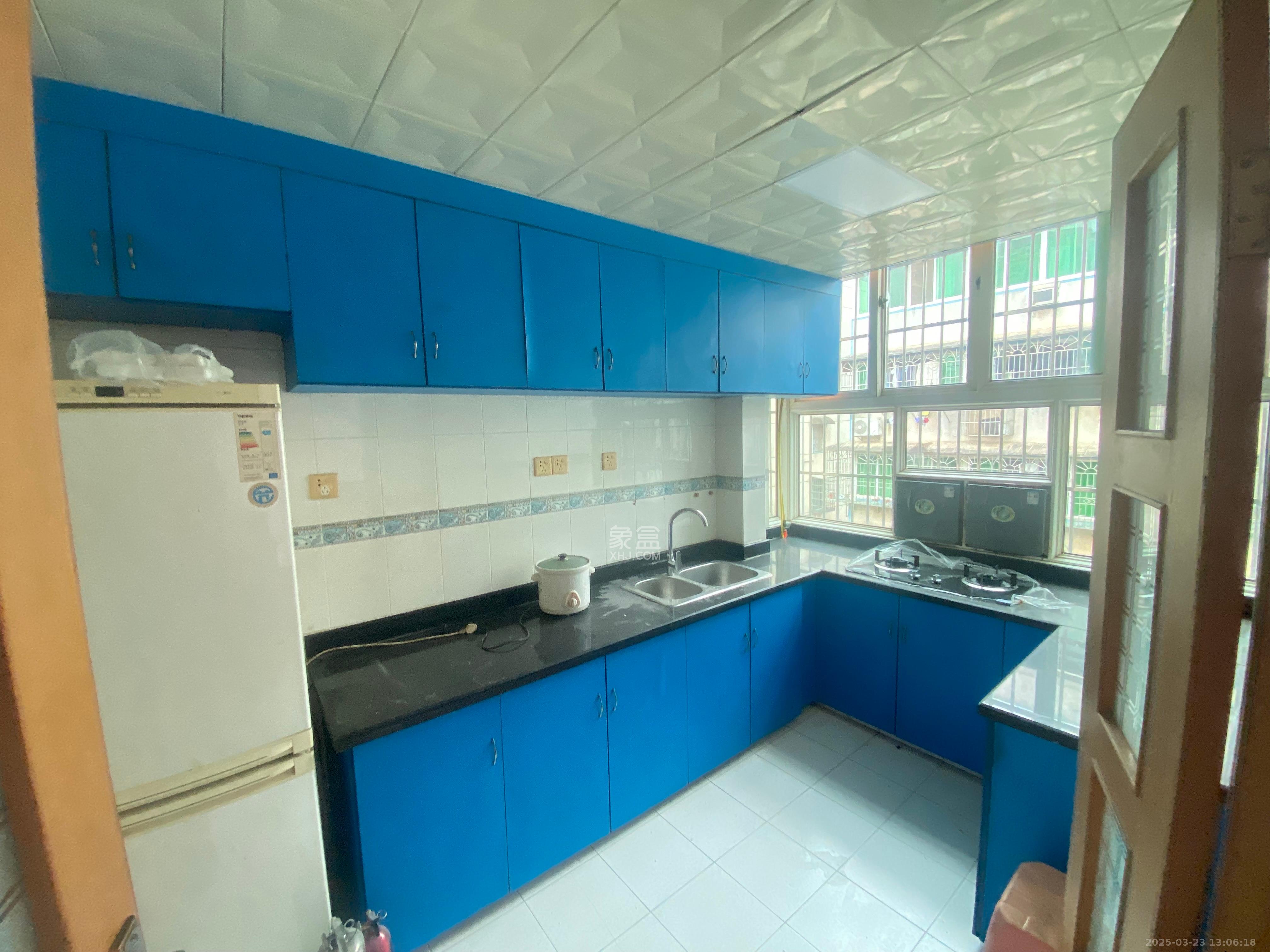 桔园小区1-8片  4室2厅1卫    2200.0元/月 桔园小区1-8片  4室2厅1卫    2200.0元/月室内图