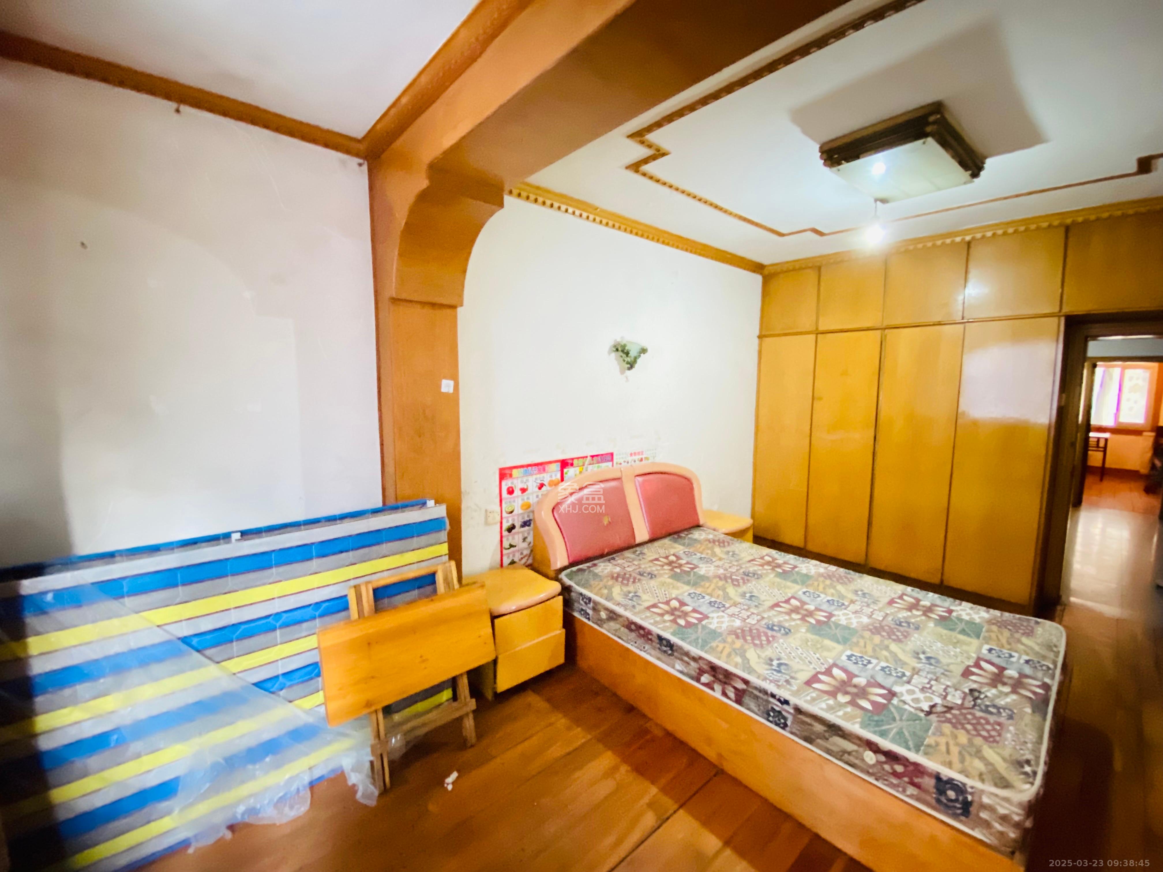 西湖新村  2室2厅1卫   2200.00元/月室内图