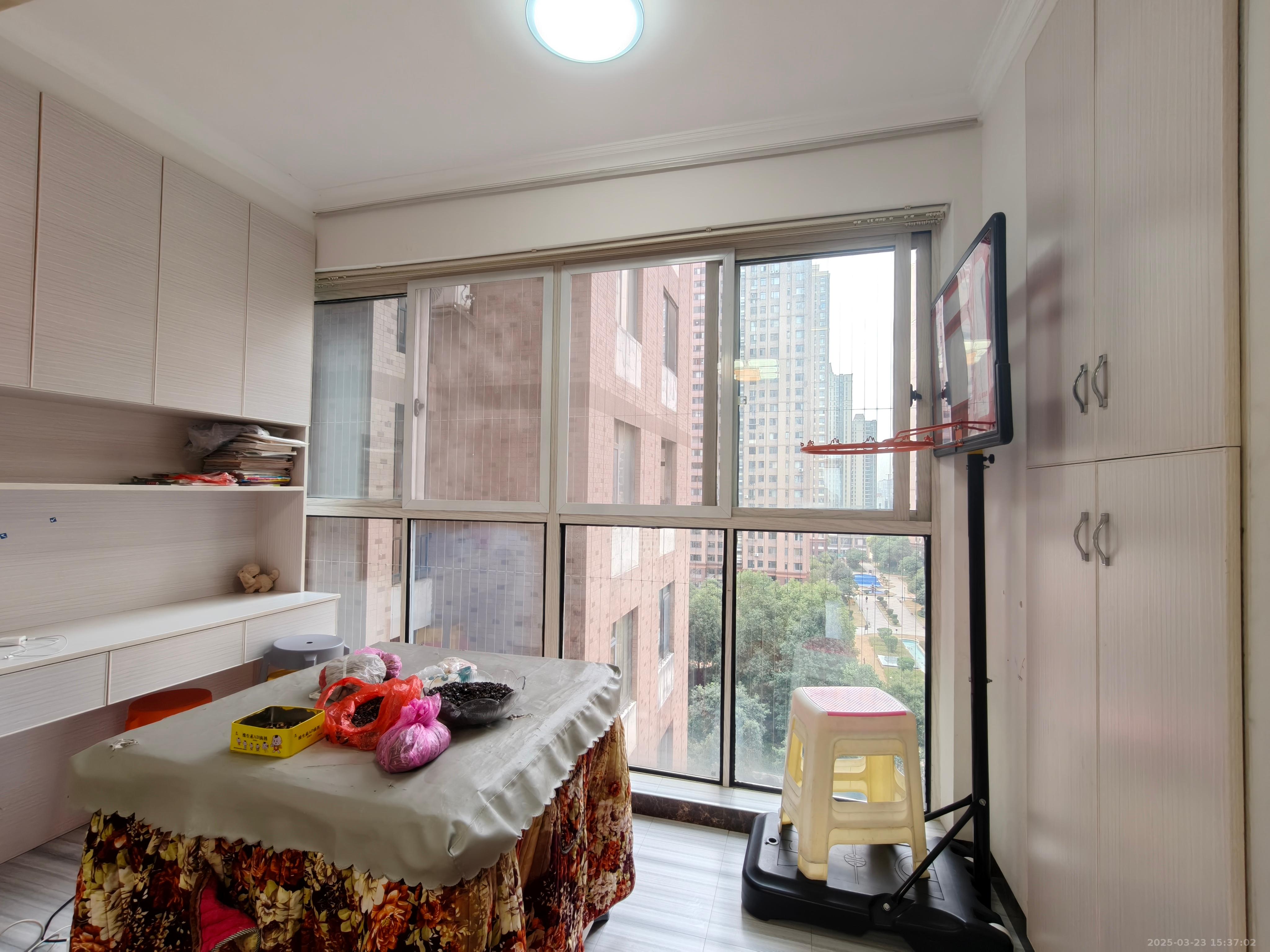 湘银星城 3室2厅2卫 2100.0元/月 湘银星城 3室2厅2卫 2100.0元/月室内图