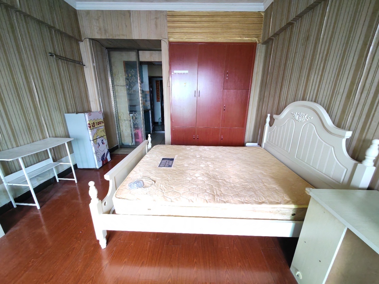 西湖商业广场 1室1厅1卫 48.8万 西湖商业广场 1室1厅1卫 48.8万客厅