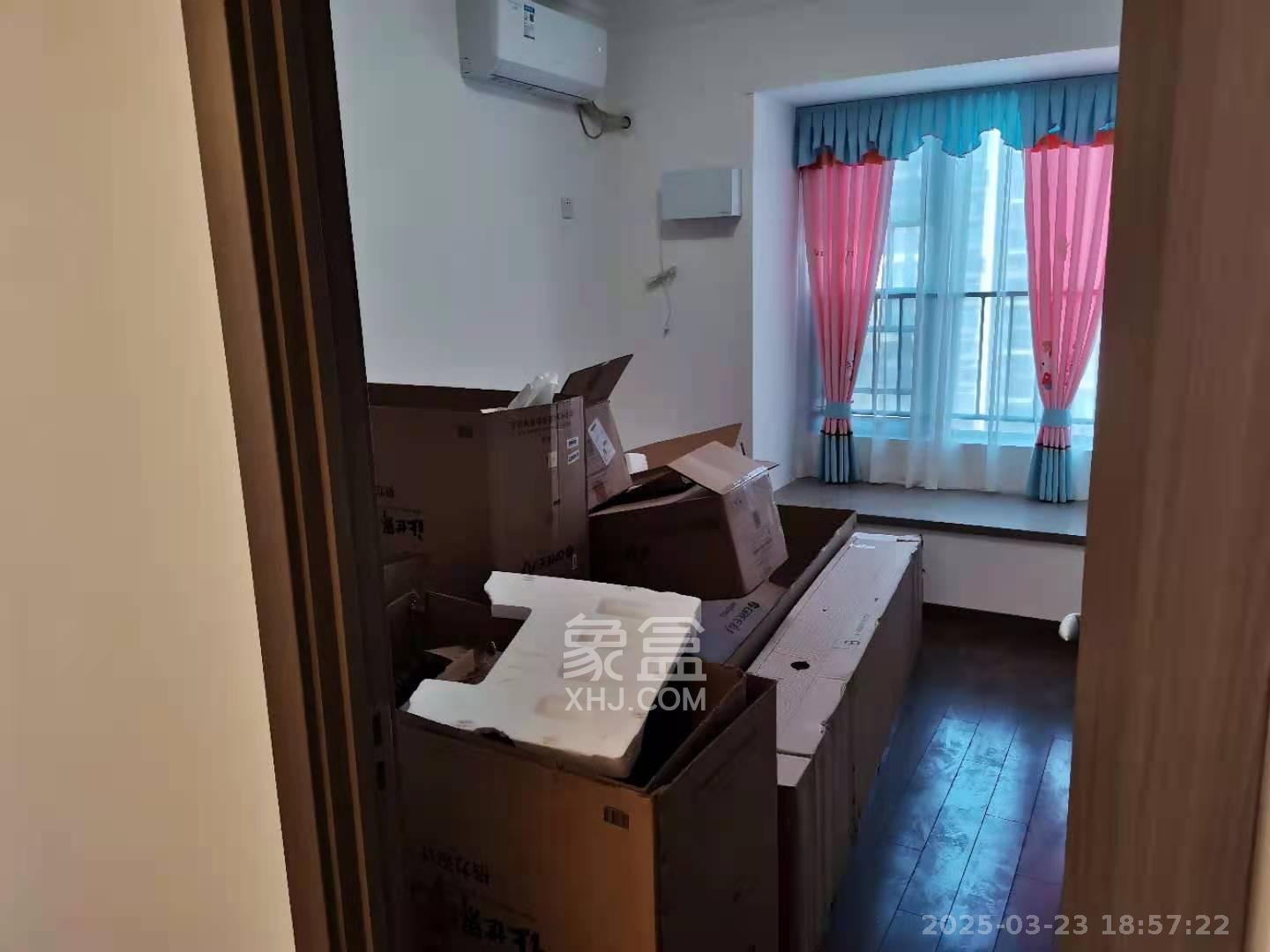 万科金域蓝湾  4室2厅2卫   4000.00元/月室内图