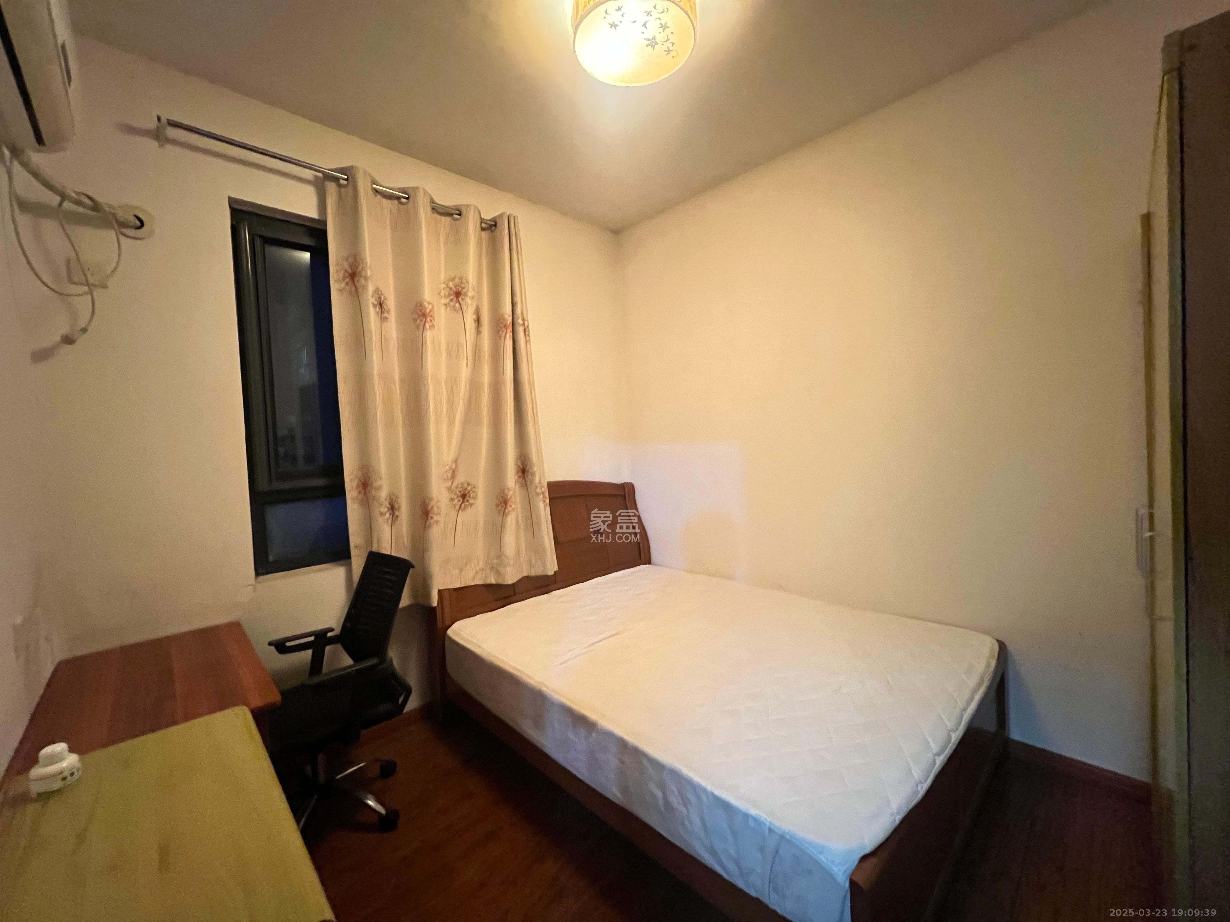 藏珑湖上国际花园 2室2厅1卫 2500.0元/月 藏珑湖上国际花园 2室2厅1卫 2500.0元/月室内图