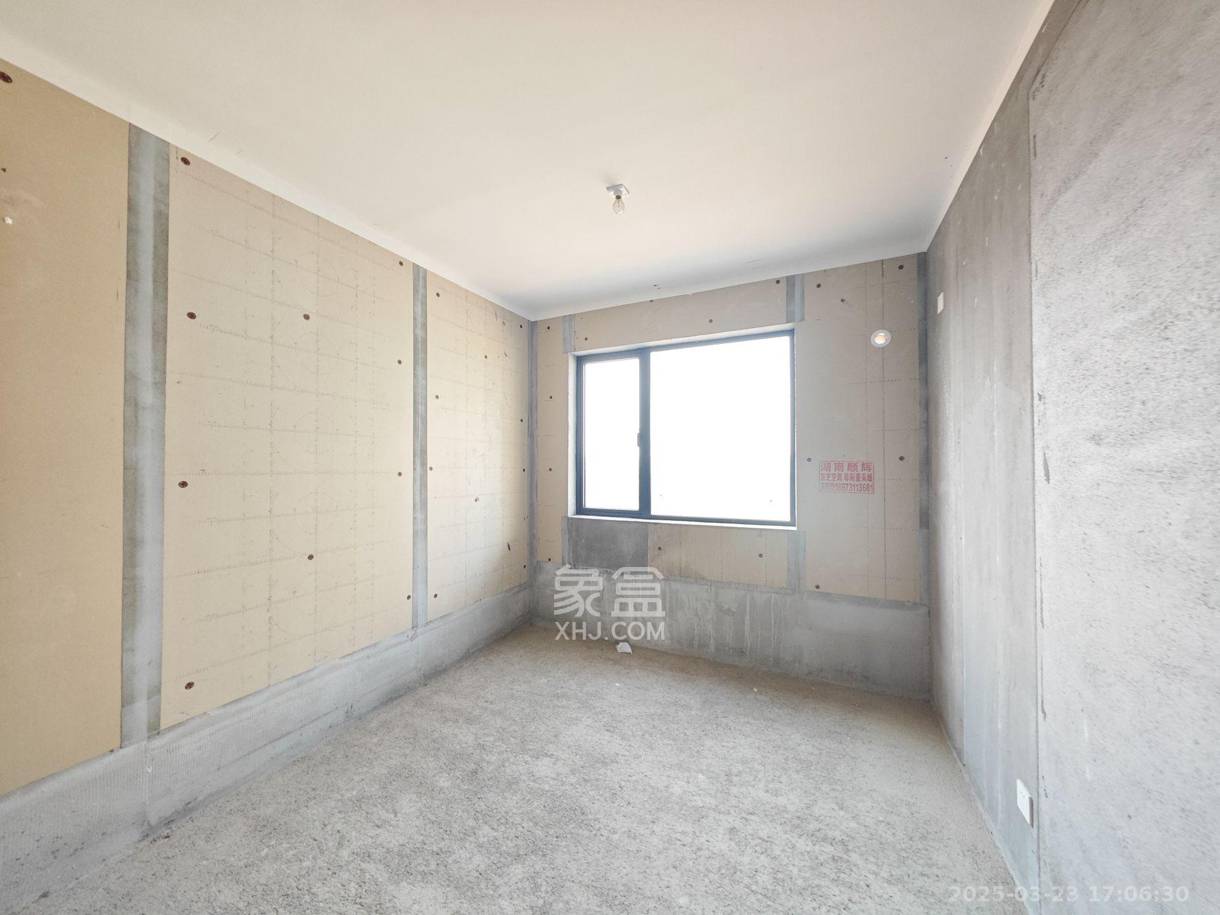 长房岭秀时代 4室2厅2卫 1500.0元/月 长房岭秀时代 4室2厅2卫 1500.0元/月室内图