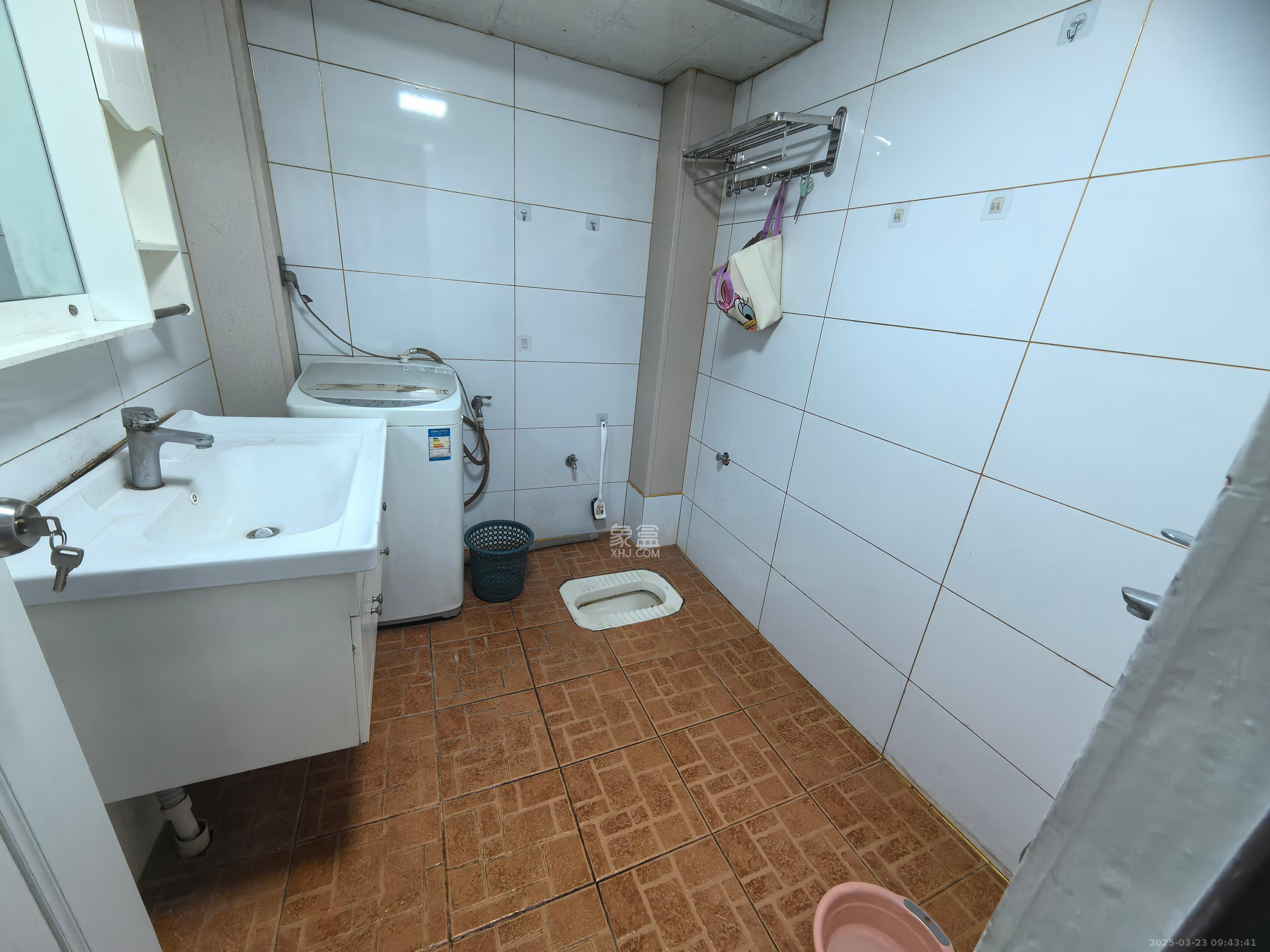东进小区  2室1厅1卫   1800.00元/月室内图