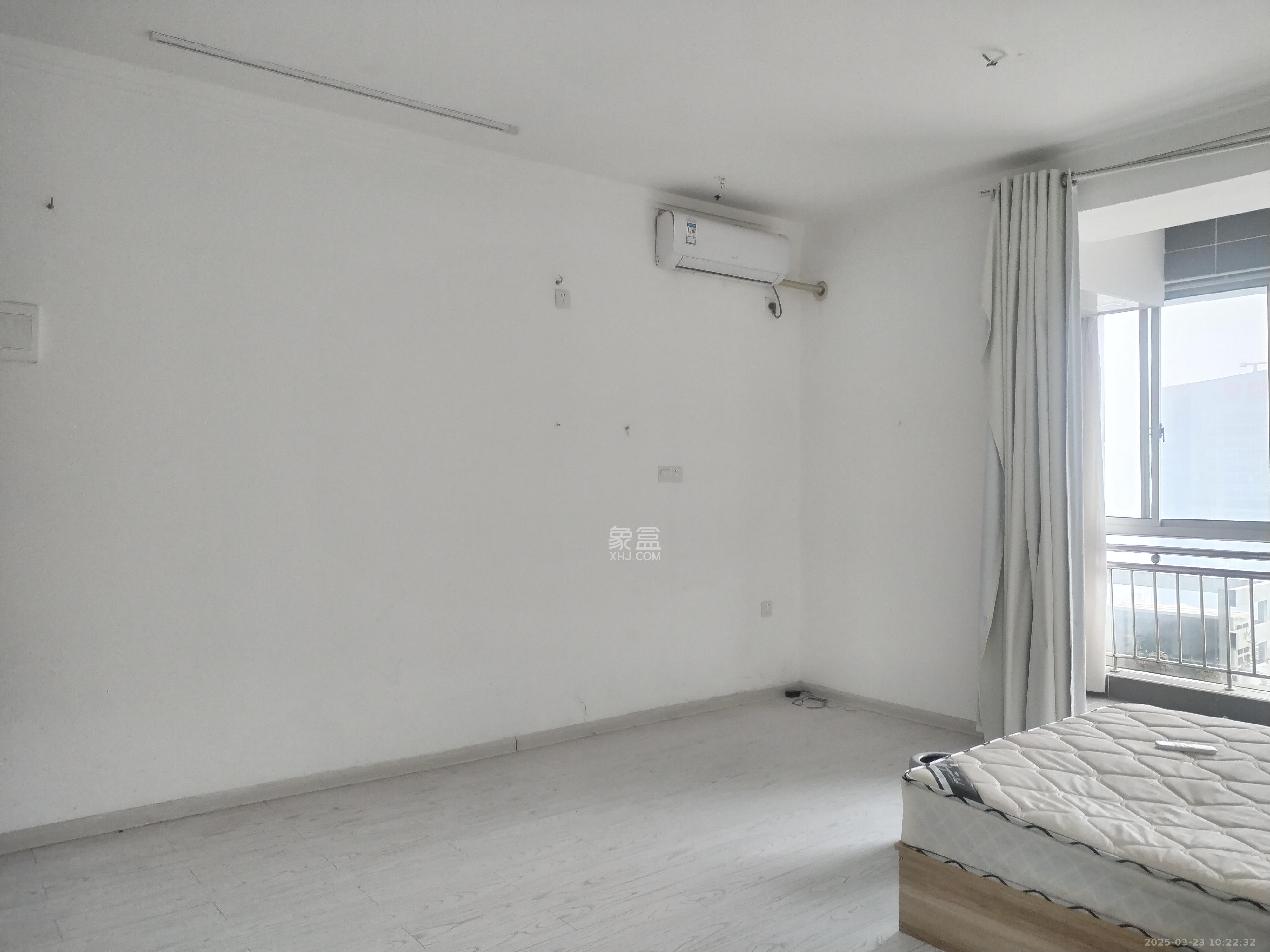 君临国际  1室1厅1卫    2200.0元/月 君临国际  1室1厅1卫    2200.0元/月室内图