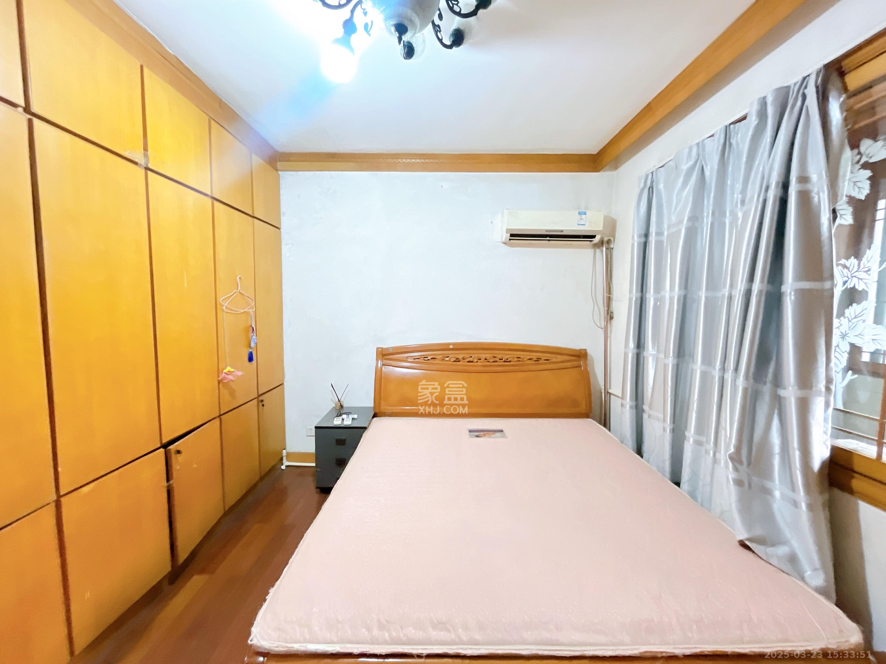 展览馆科协宿舍  4室2厅2卫   2800.00元/月室内图
