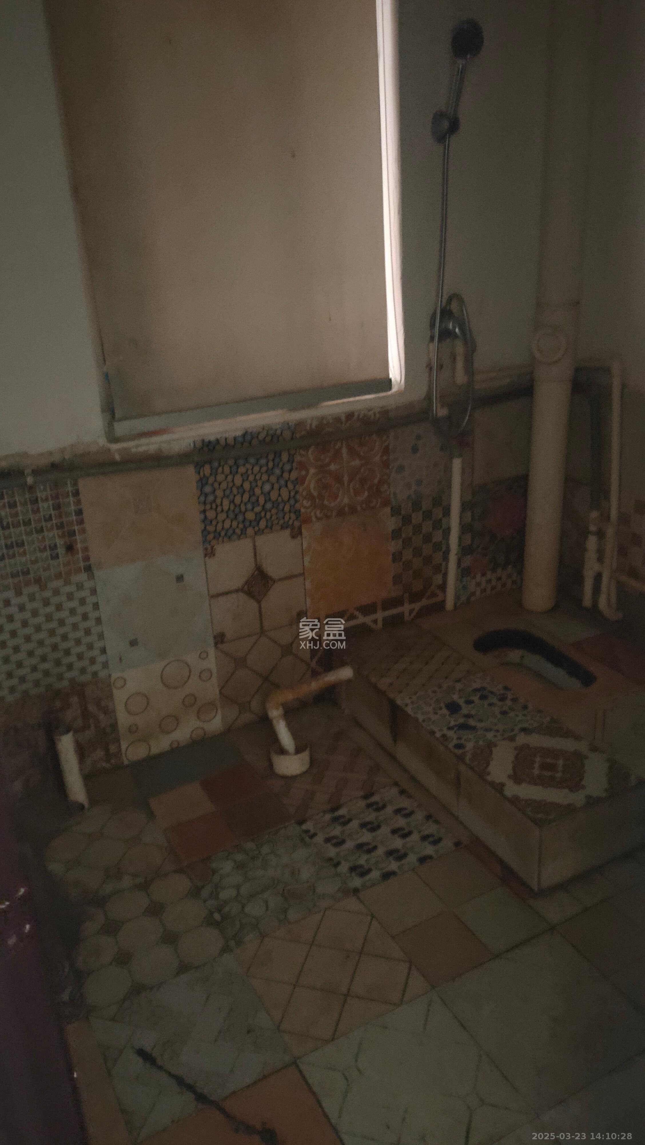 幸福里(幸福里一期) 4室2厅2卫 2000.0元/月 幸福里(幸福里一期) 4室2厅2卫 2000.0元/月室内图