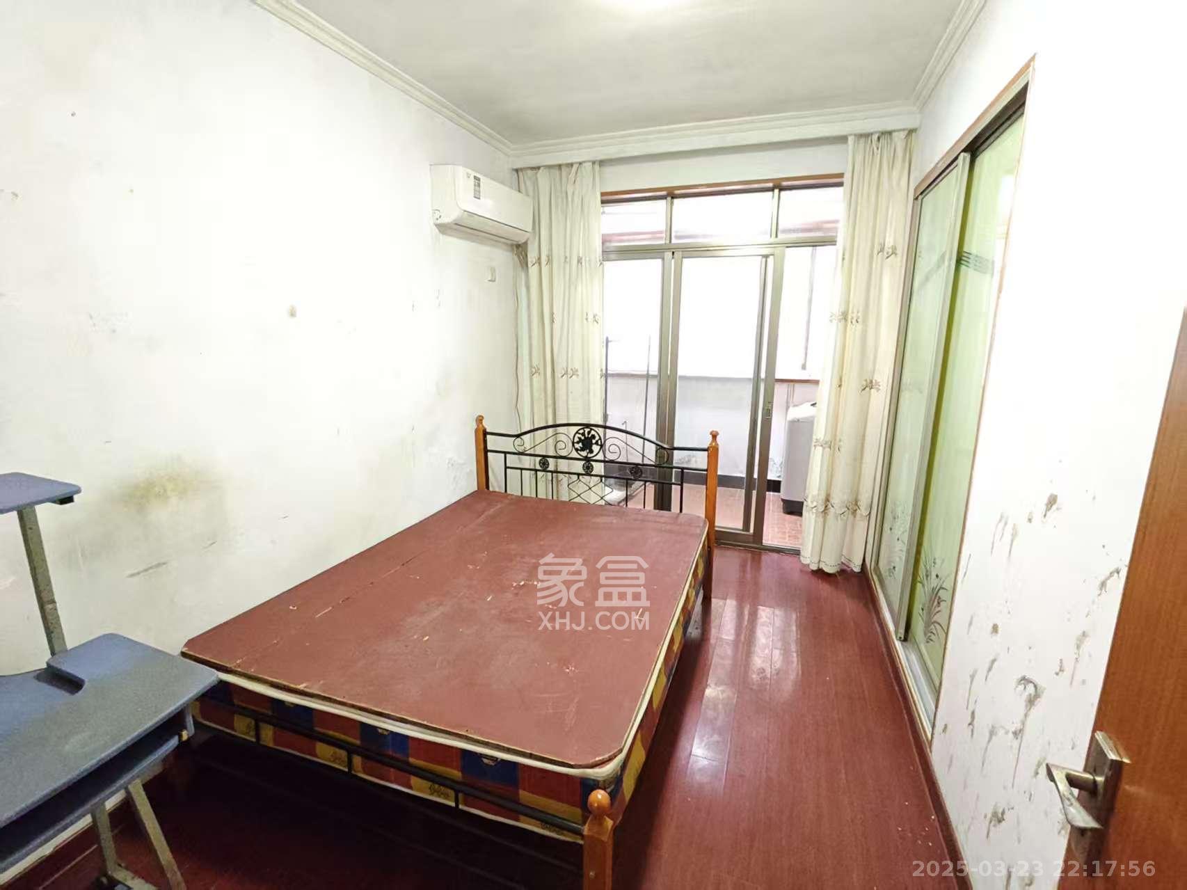 涉外花园  3室2厅2卫    2400.0元/月 涉外花园  3室2厅2卫    2400.0元/月室内图