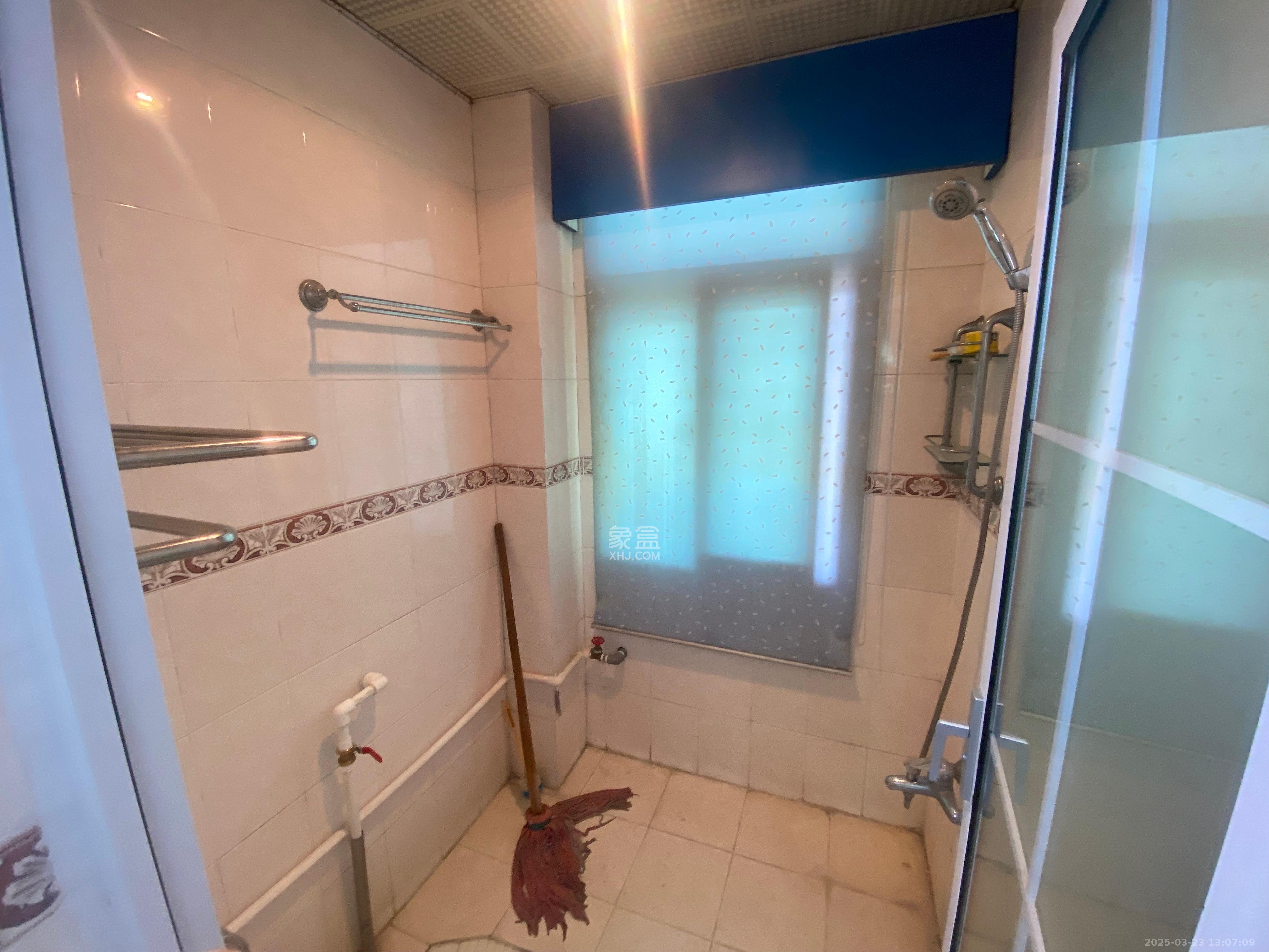 桔园小区1-8片  4室2厅1卫    2200.0元/月 桔园小区1-8片  4室2厅1卫    2200.0元/月室内图