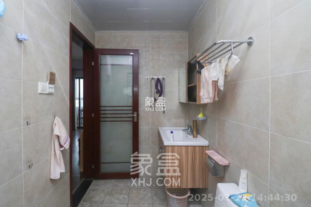 美林银谷  4室2厅2卫   4000.00元/月室内图