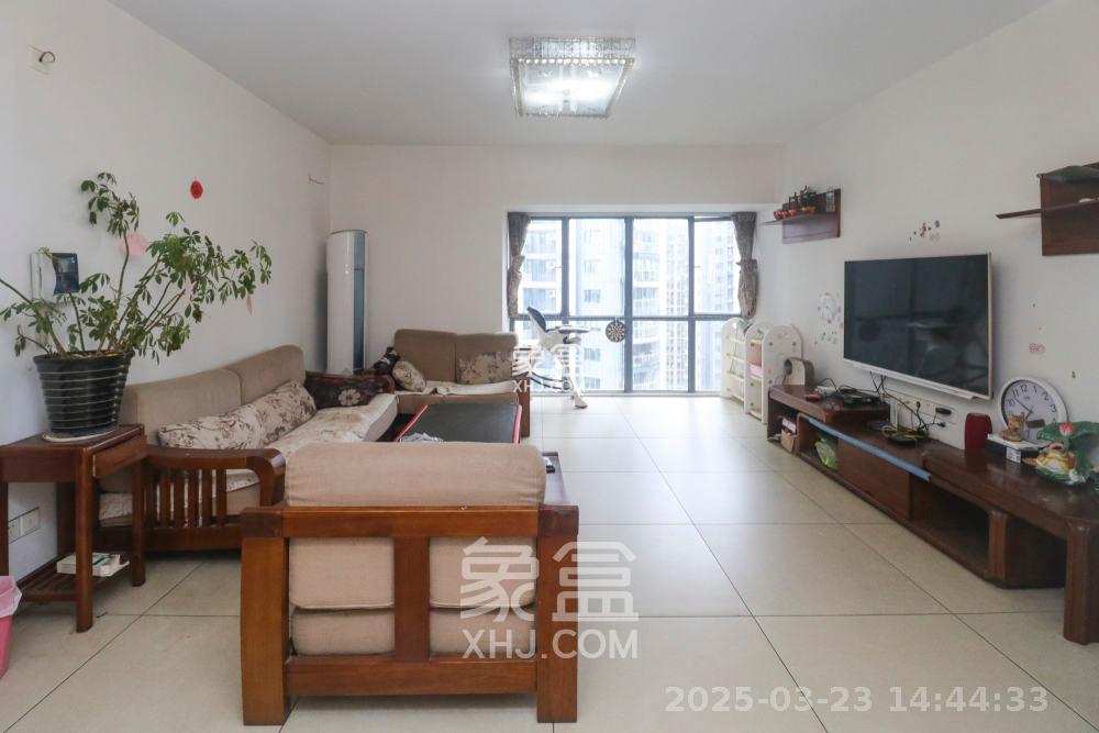 美林银谷  4室2厅2卫    4000.0元/月 美林银谷  4室2厅2卫    4000.0元/月室内图