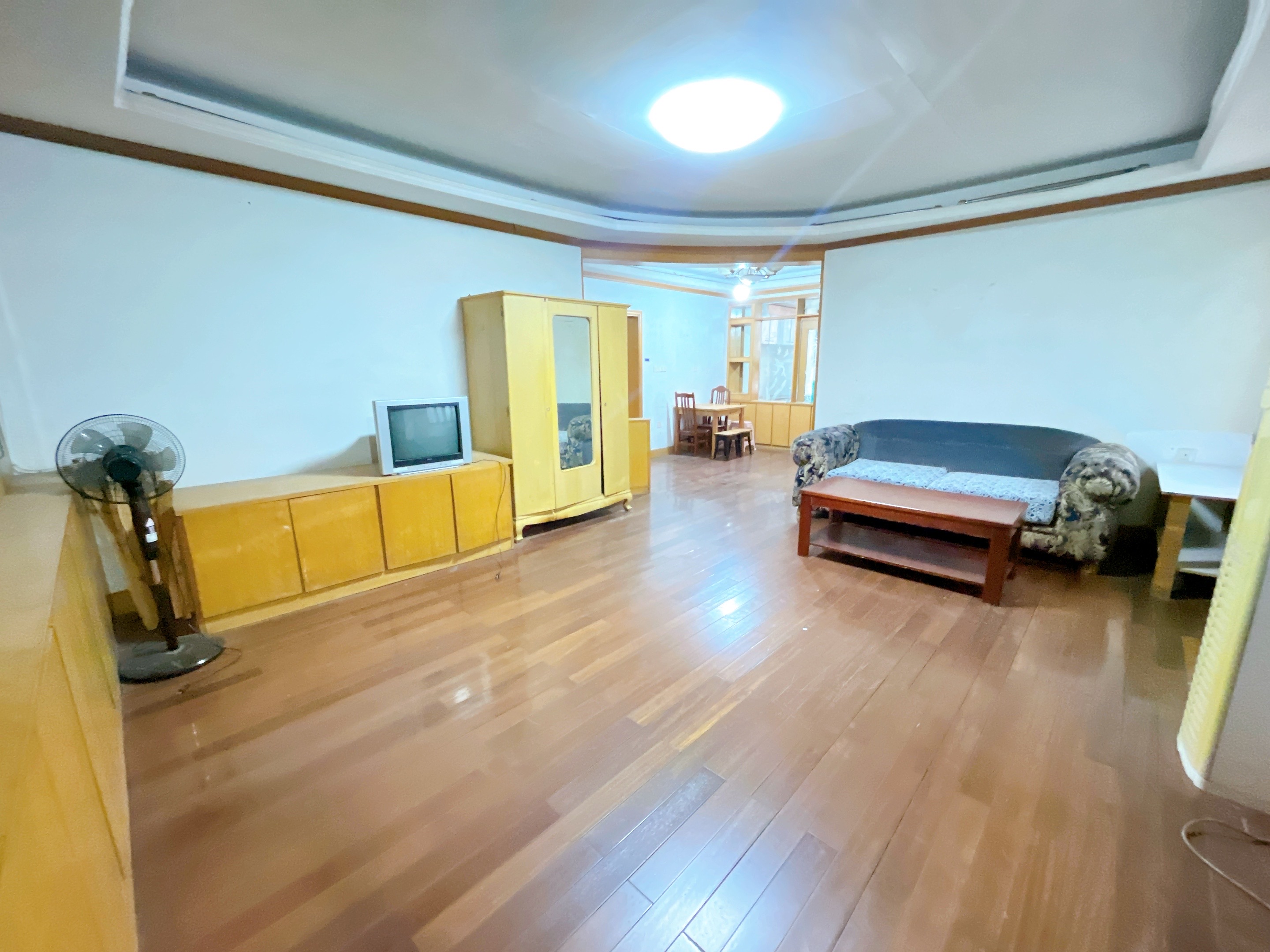 展览馆科协宿舍 4室2厅2卫 2400.0元/月 展览馆科协宿舍 4室2厅2卫 2400.0元/月户型图