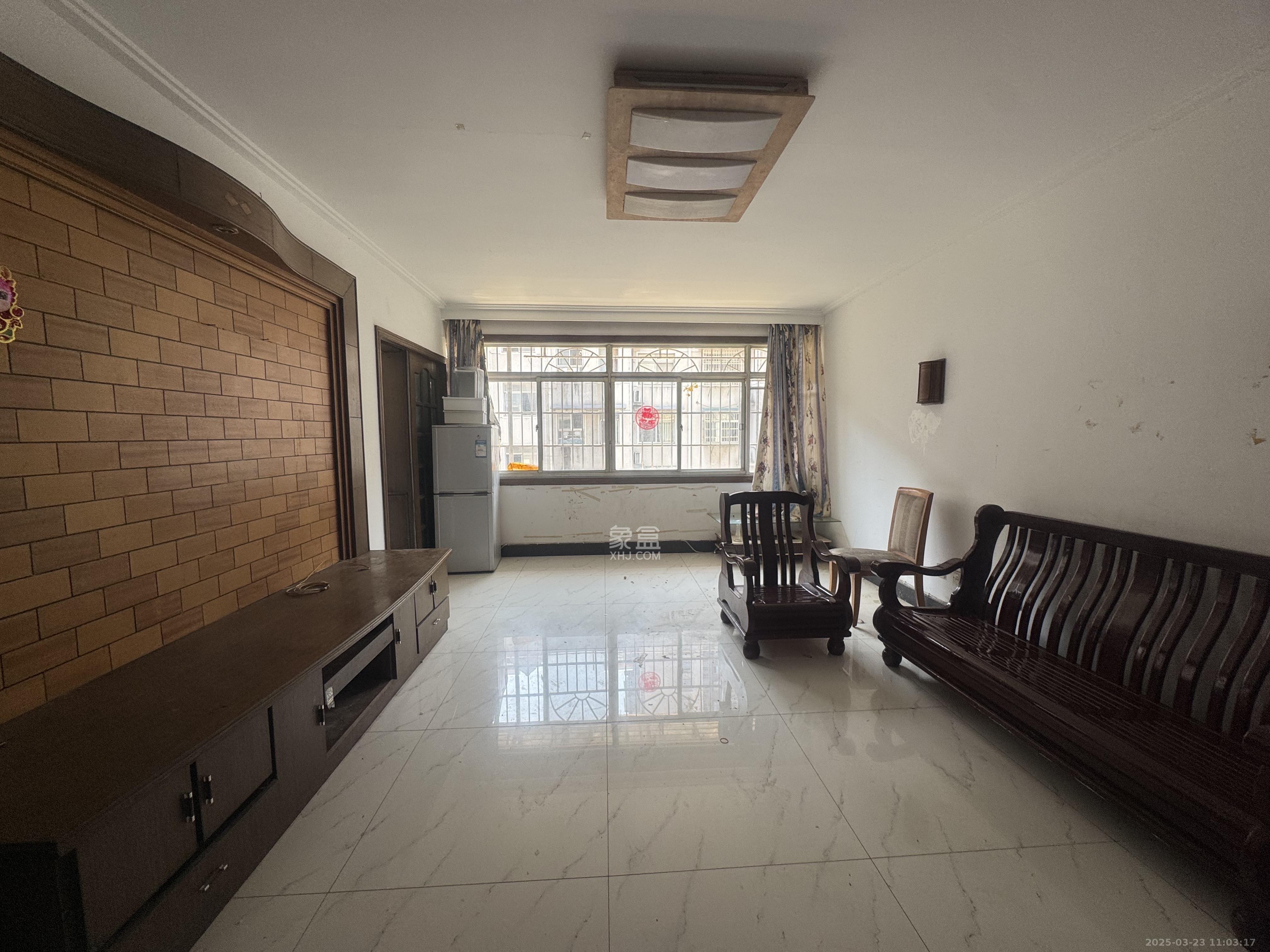 大吉小区 2室2厅1卫 1600.0元/月 大吉小区 2室2厅1卫 1600.0元/月室内图