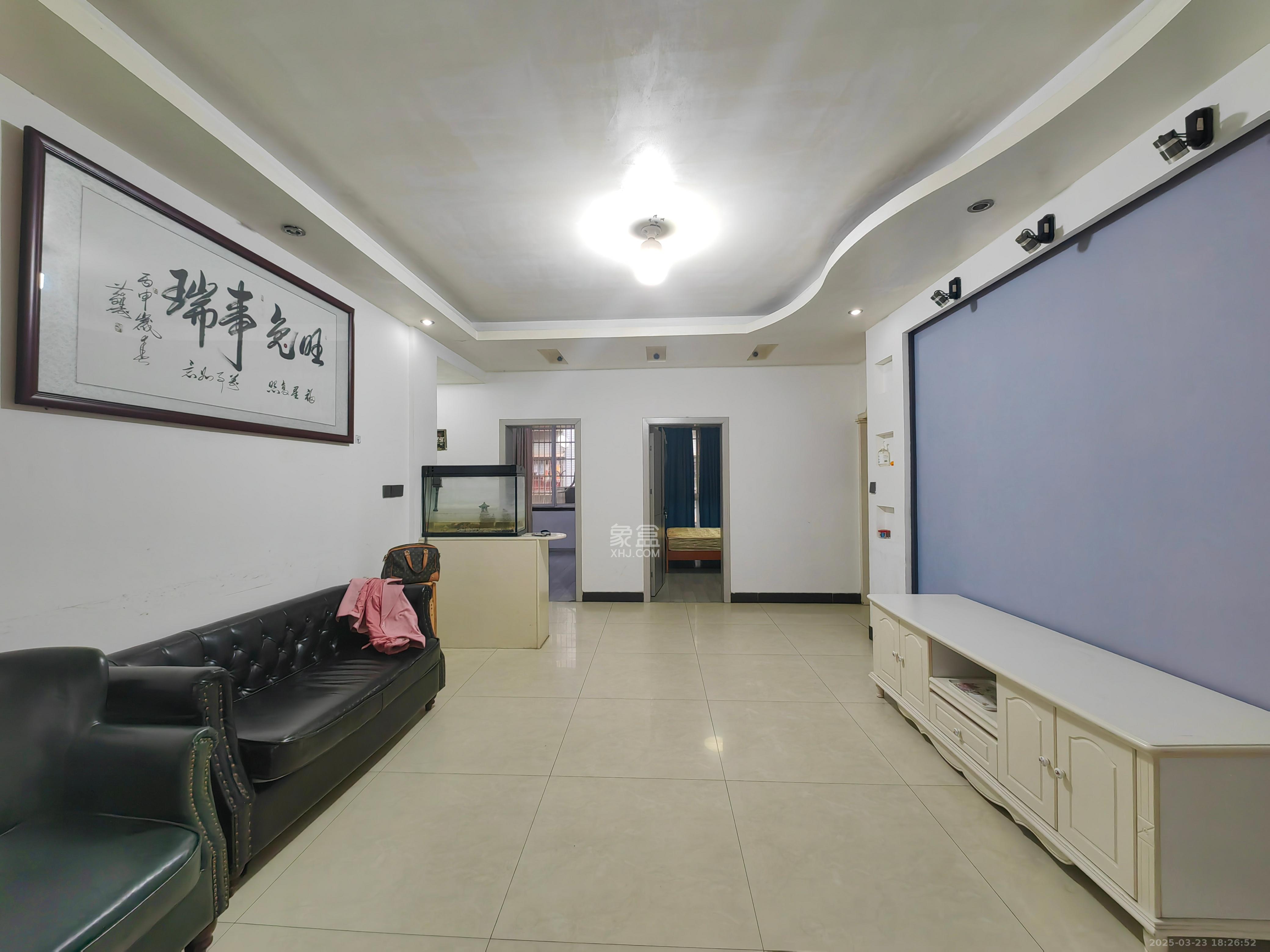 高桥粮油市场(高桥一号小区) 3室1厅1卫 1900.0元/月 高桥粮油市场(高桥一号小区) 3室1厅1卫 1900.0元/月室内图