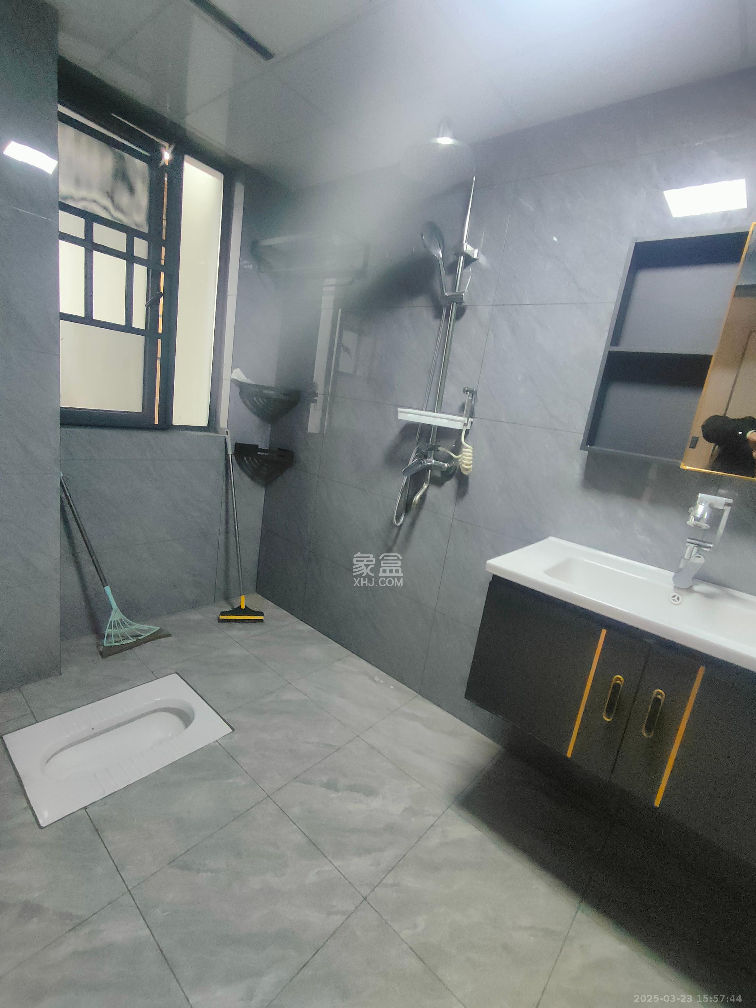 真人桥家园一期 3室2厅2卫 2450.0元/月 真人桥家园一期 3室2厅2卫 2450.0元/月室内图