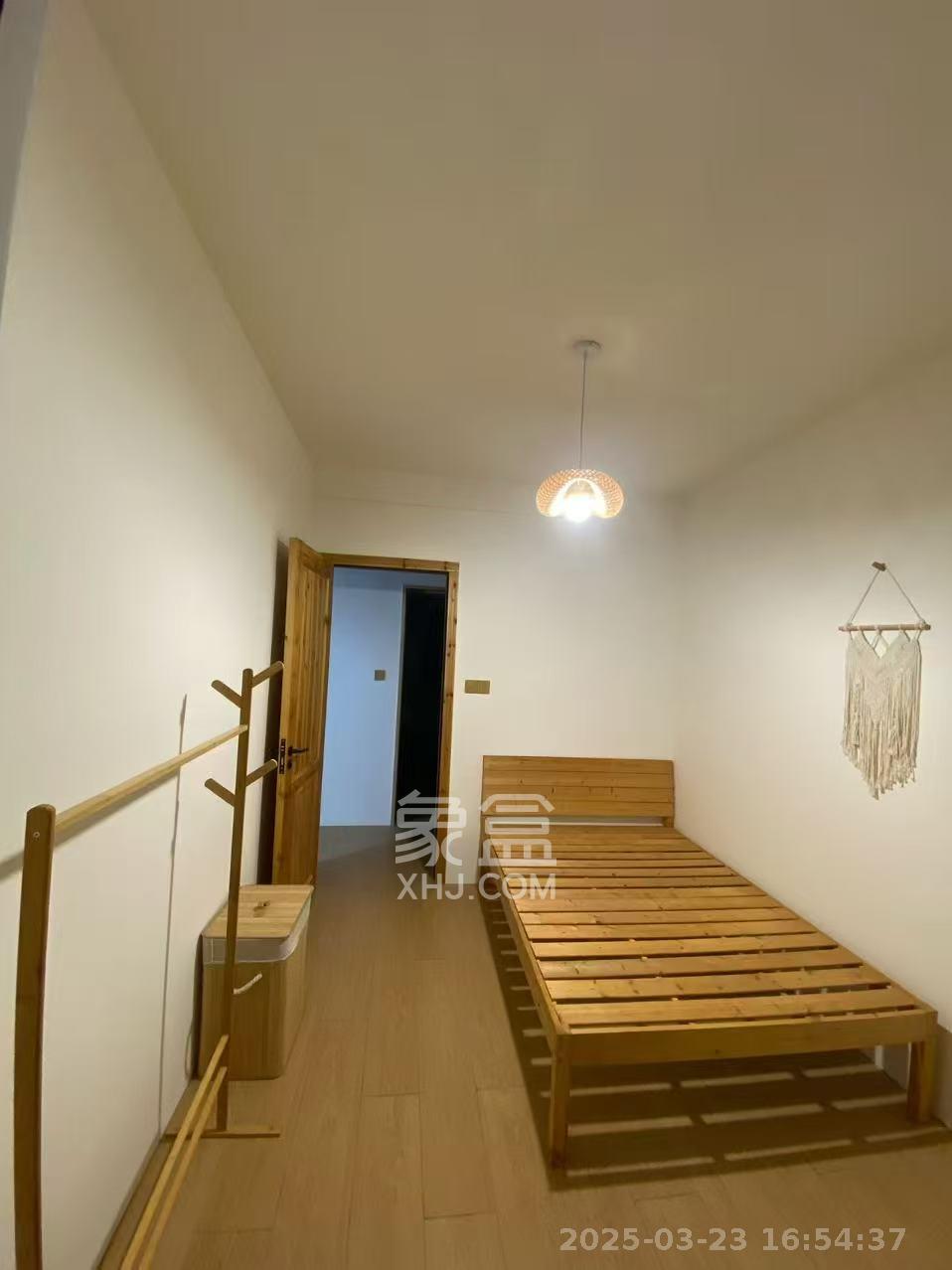 碧桂园学府公园  3室1厅1卫   1800.00元/月室内图