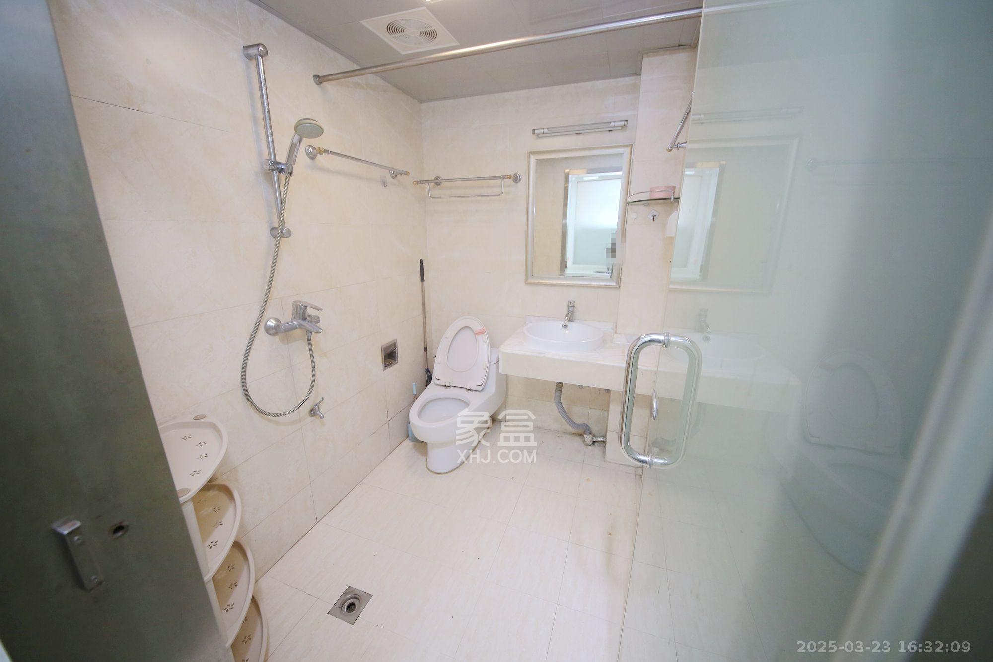 泉昇同福大厦  2室1厅1卫    3000.0元/月 泉昇同福大厦  2室1厅1卫    3000.0元/月室内图