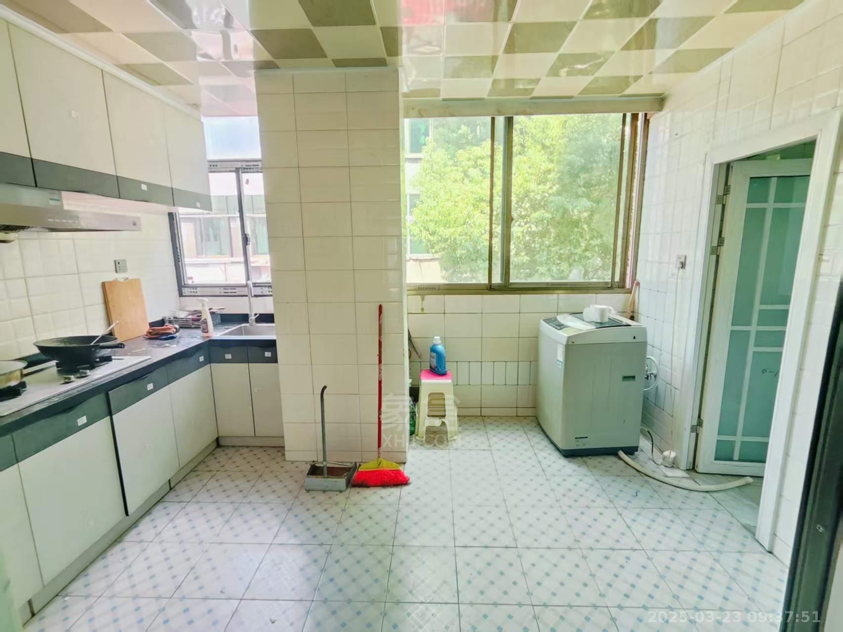 花园二村 2室2厅1卫 1300.0元/月 花园二村 2室2厅1卫 1300.0元/月小区图