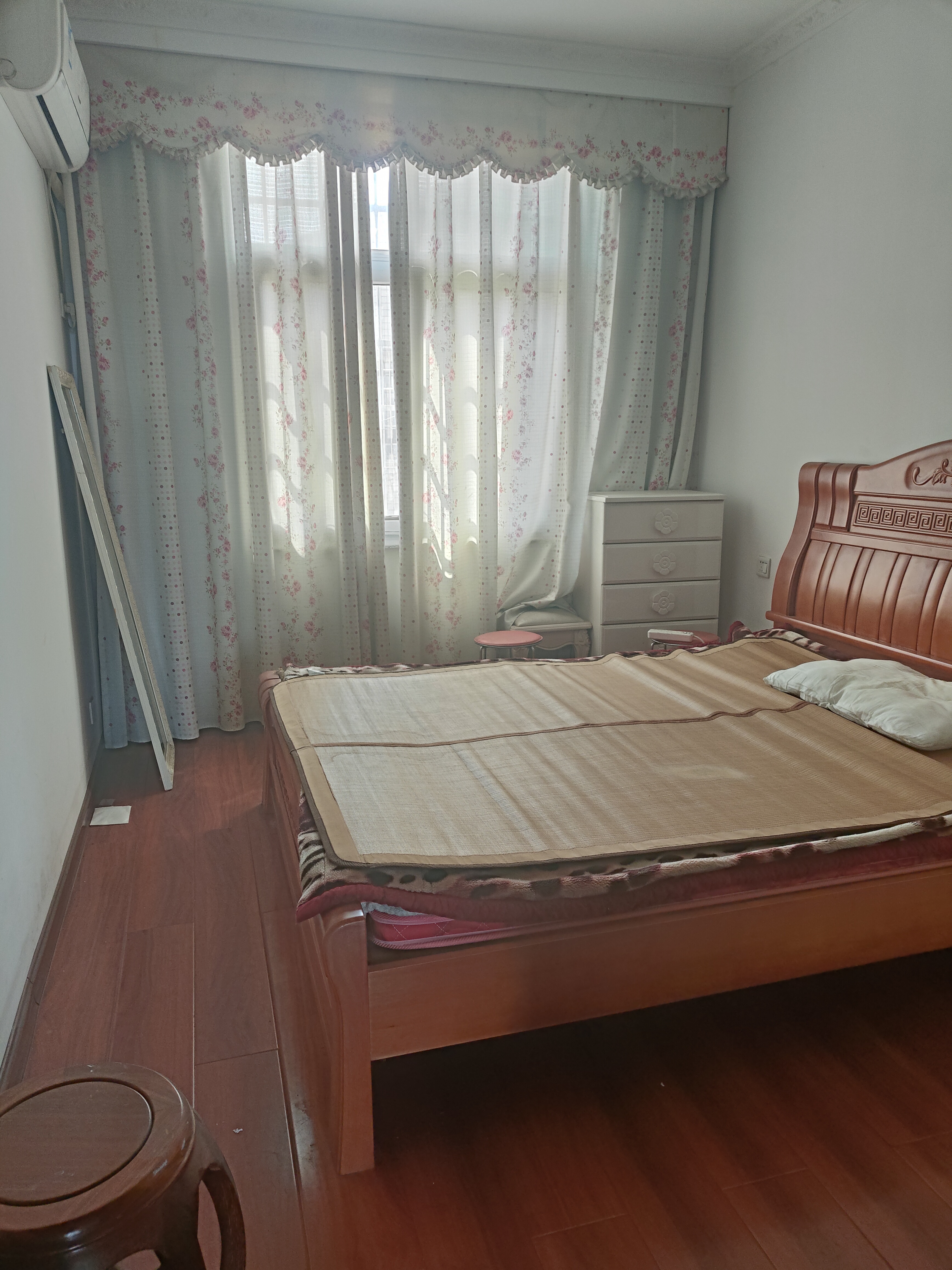 五和小区  1室0厅0卫    38.8万卧室