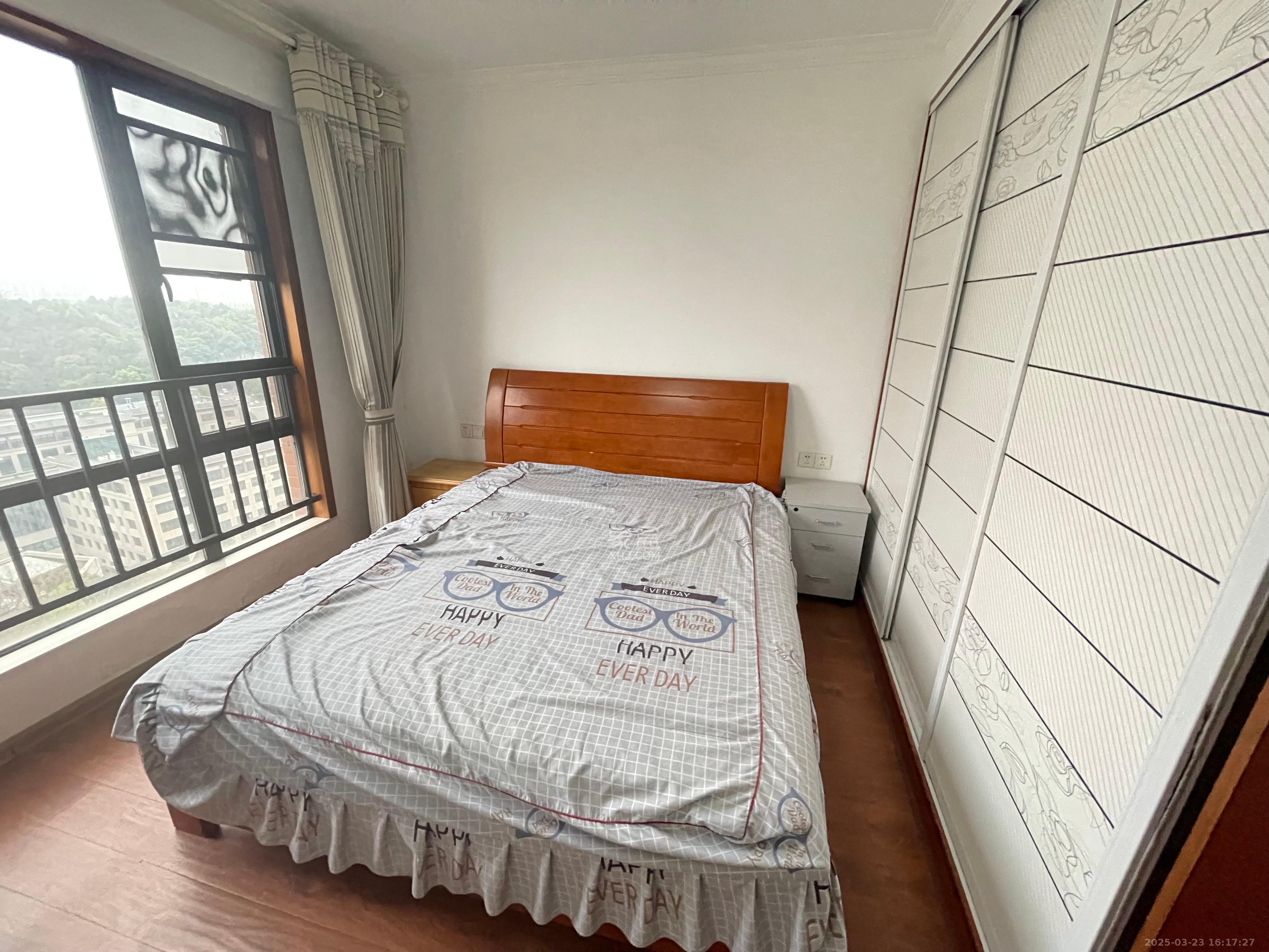 翡翠云天 3室2厅2卫 2100.0元/月 翡翠云天 3室2厅2卫 2100.0元/月室内图