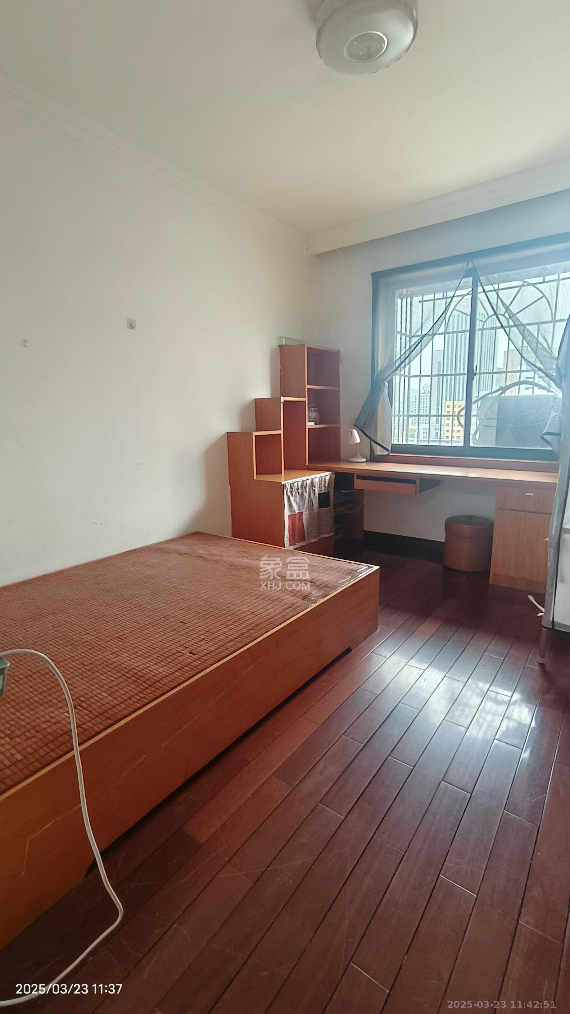 中意花苑  3室2厅1卫   1700.00元/月室内图