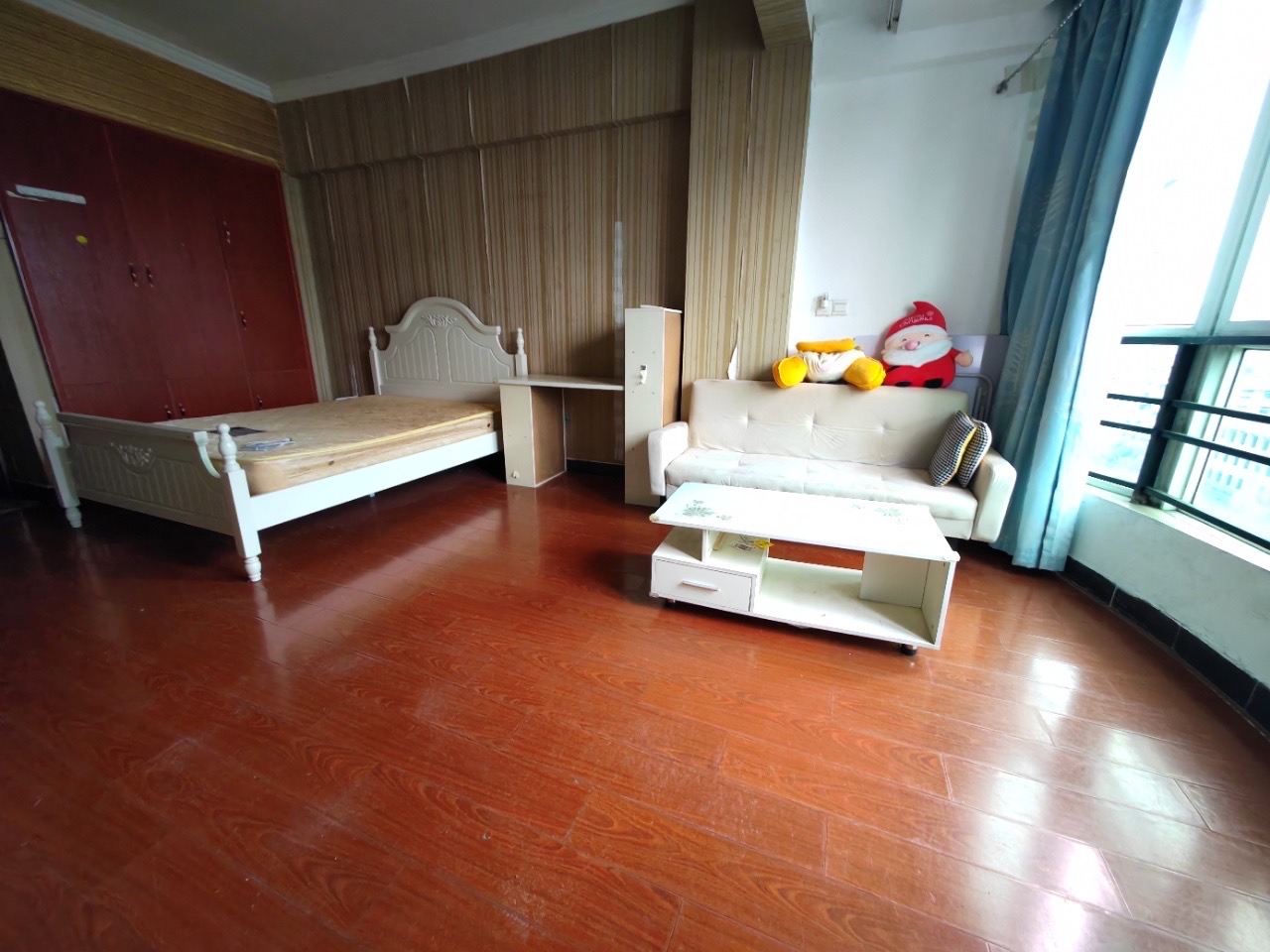 西湖商业广场 1室1厅1卫 48.8万 西湖商业广场 1室1厅1卫 48.8万客厅