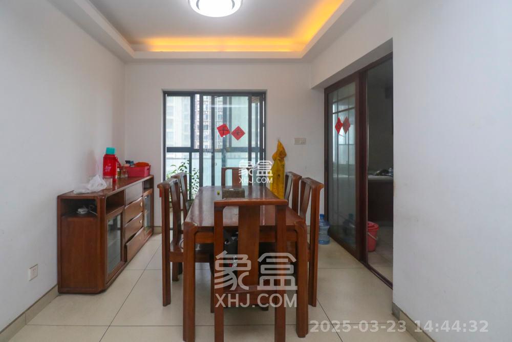 美林银谷  4室2厅2卫    4000.0元/月 美林银谷  4室2厅2卫    4000.0元/月室内图