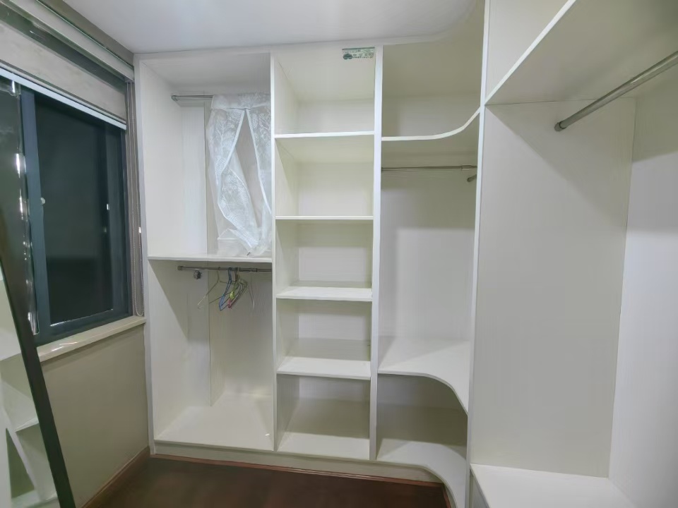 滨江花园  4室2厅1卫   2580.00元/月室内图