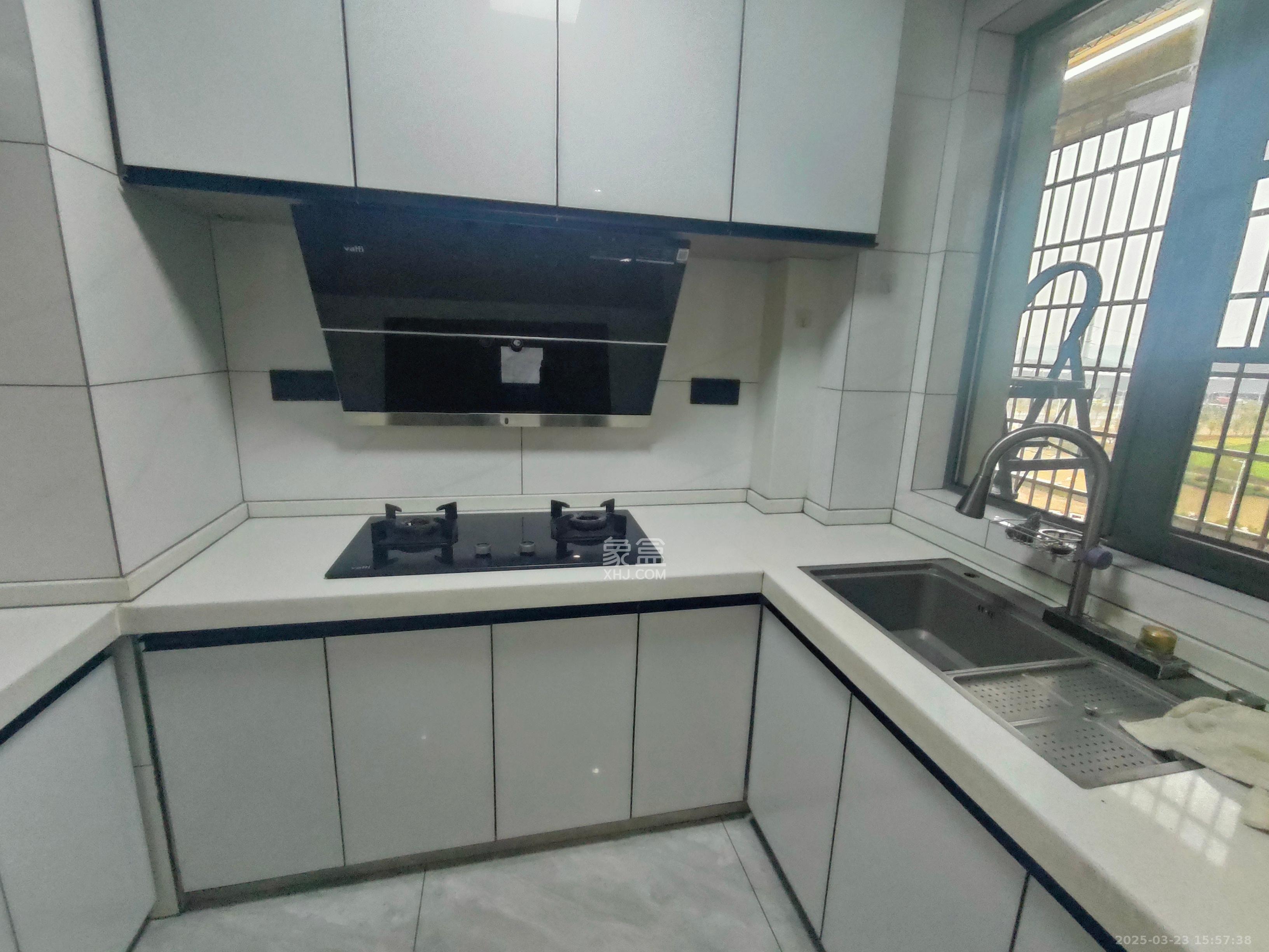 真人桥家园一期 3室2厅2卫 2450.0元/月 真人桥家园一期 3室2厅2卫 2450.0元/月室内图