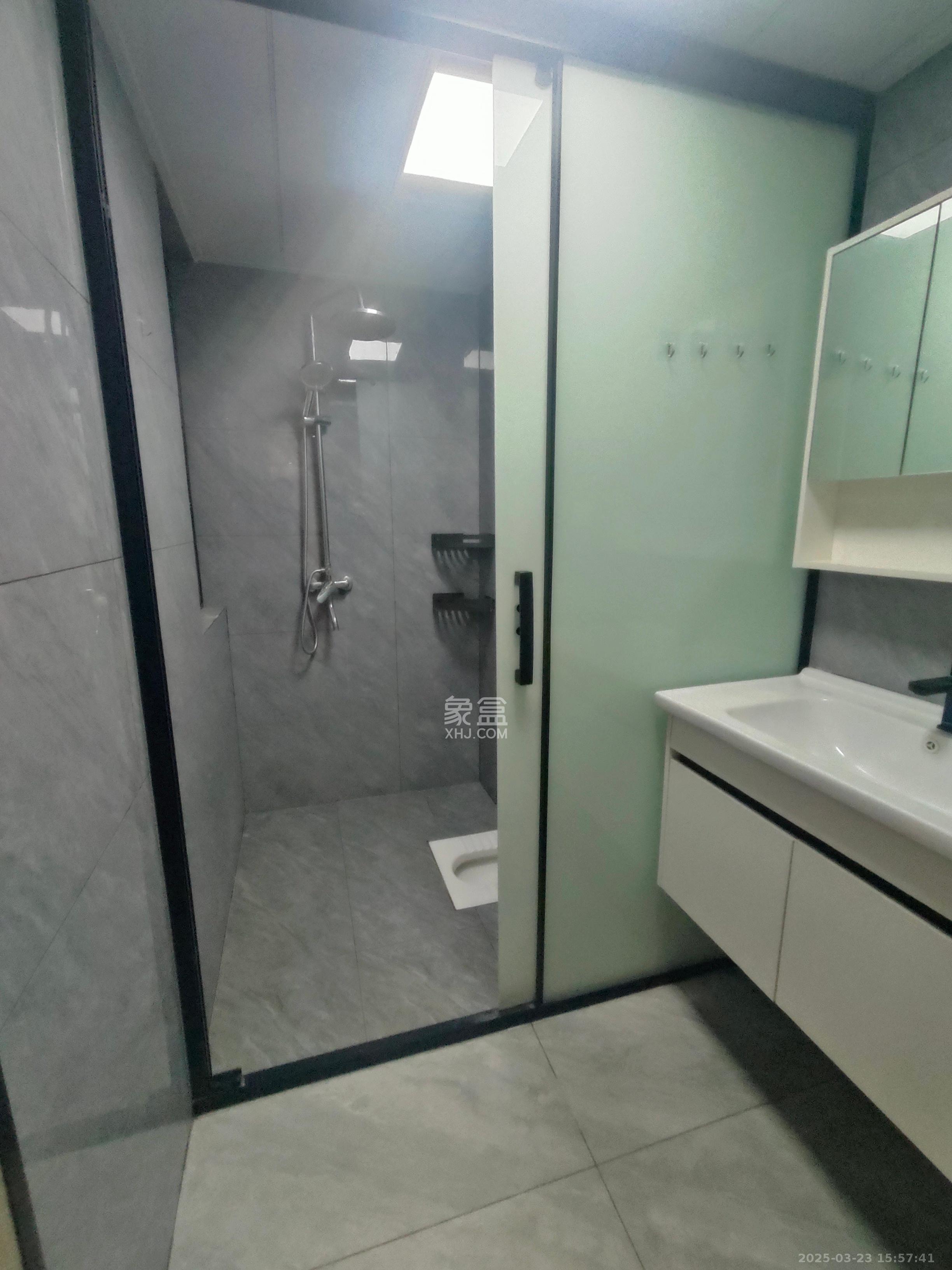 真人桥家园一期 3室2厅2卫 2450.0元/月 真人桥家园一期 3室2厅2卫 2450.0元/月室内图