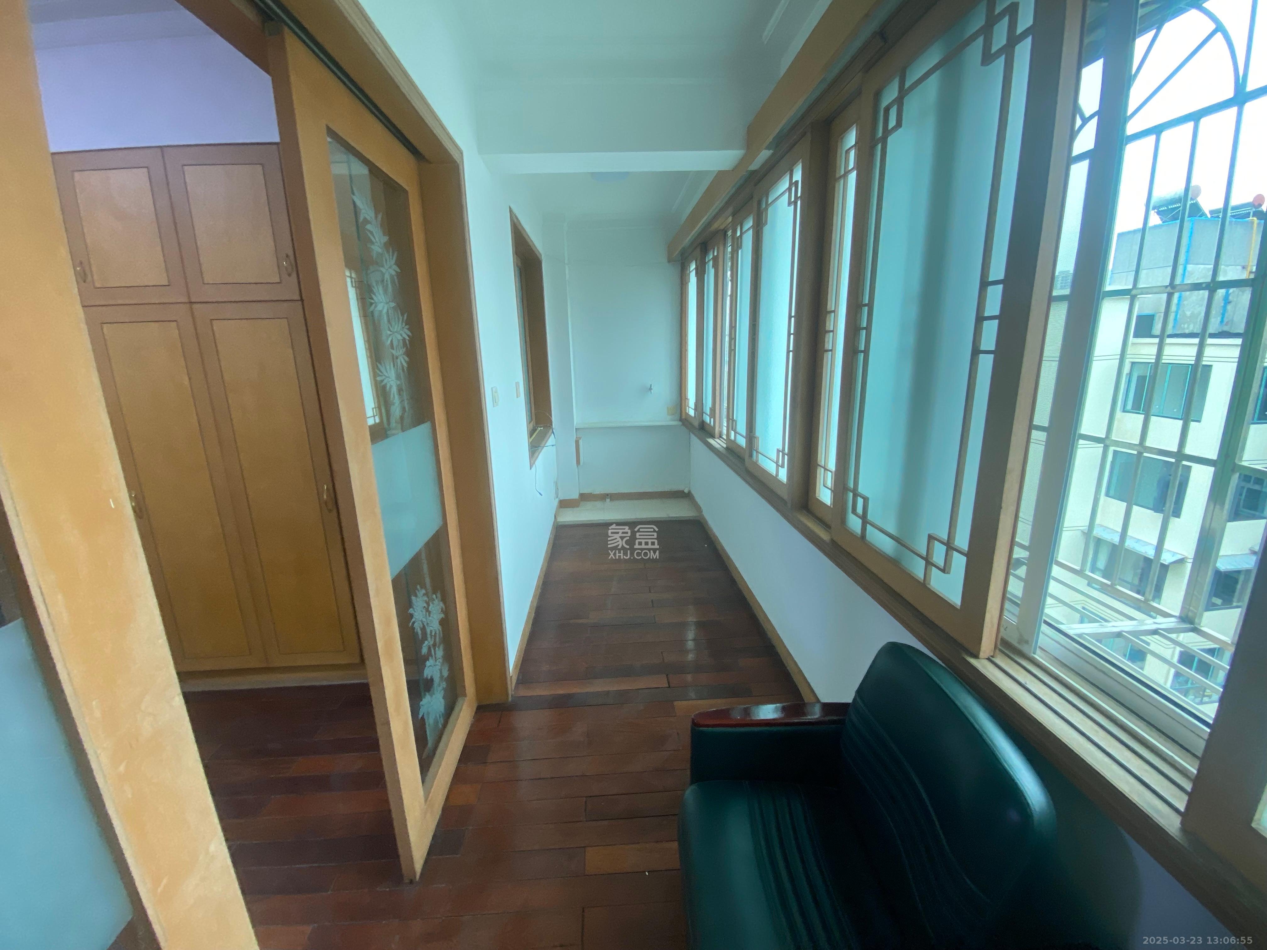 桔园小区1-8片  4室2厅1卫    2200.0元/月 桔园小区1-8片  4室2厅1卫    2200.0元/月室内图